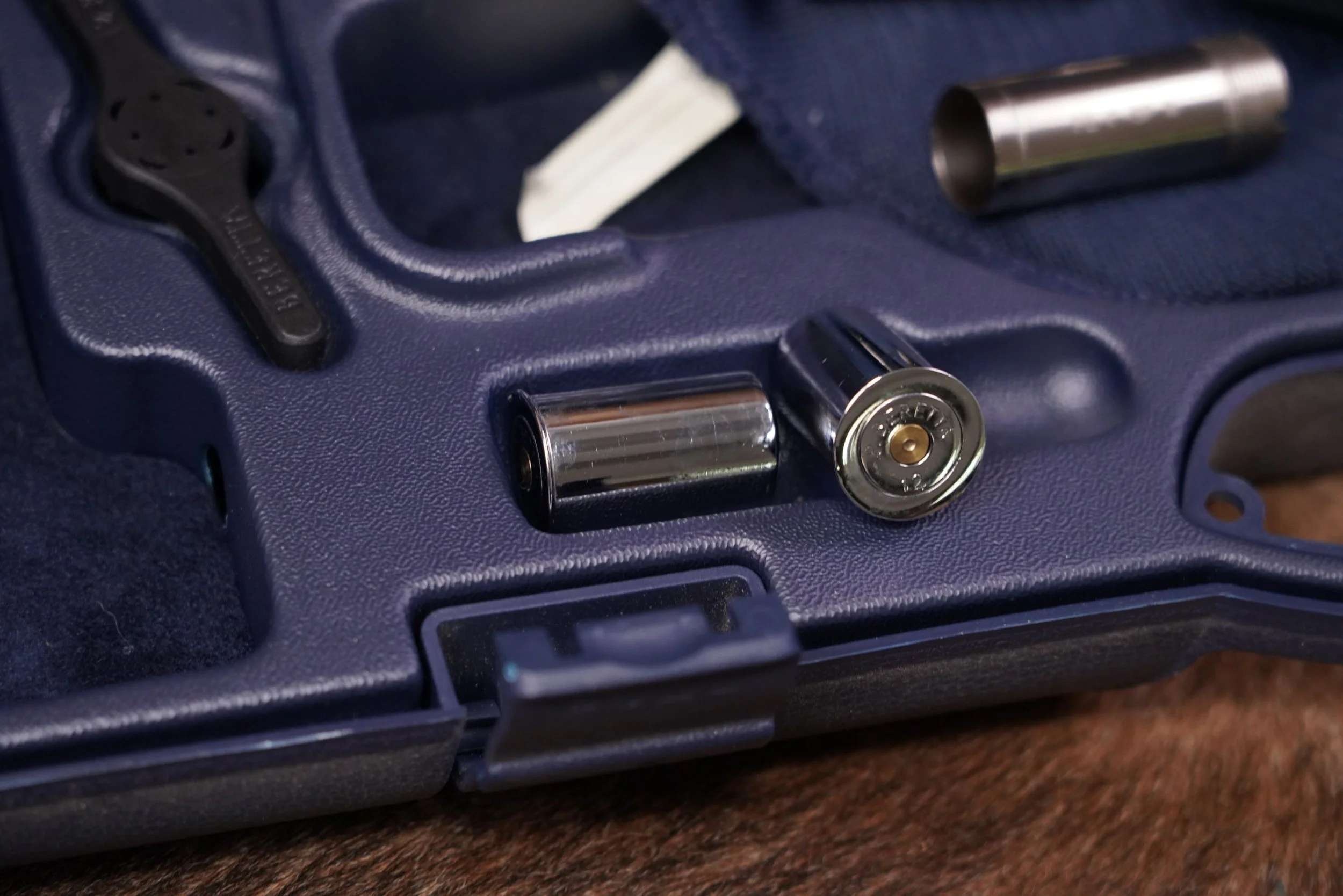 55 Beretta Model 687 Silver Pigeon V 12 Ga. 28%22 Over Under Shotgun with Case, MFD 2007.JPG