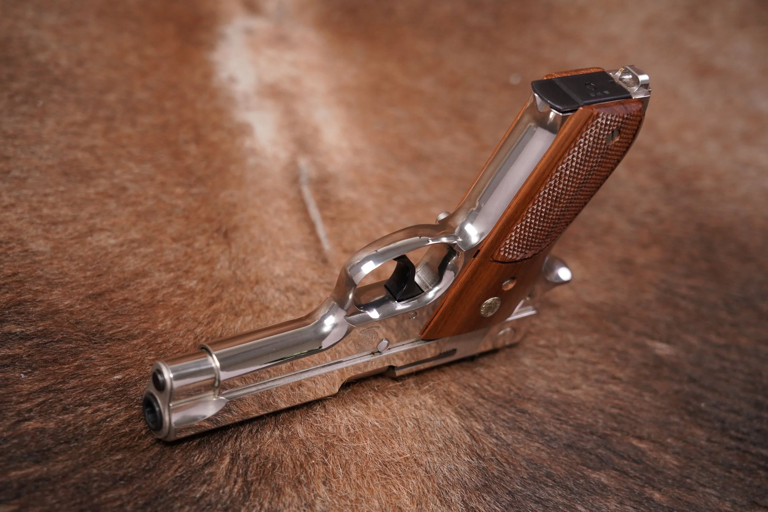 06 Smith & Wesson S&W 39-2 9mm 4%22 Nickel Double Action Semi-Automatic Pistol.JPG