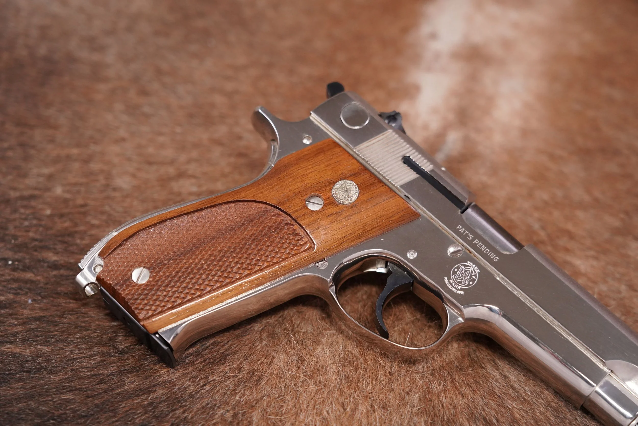 13 Smith & Wesson S&W 39-2 9mm 4%22 Nickel Double Action Semi-Automatic Pistol.JPG