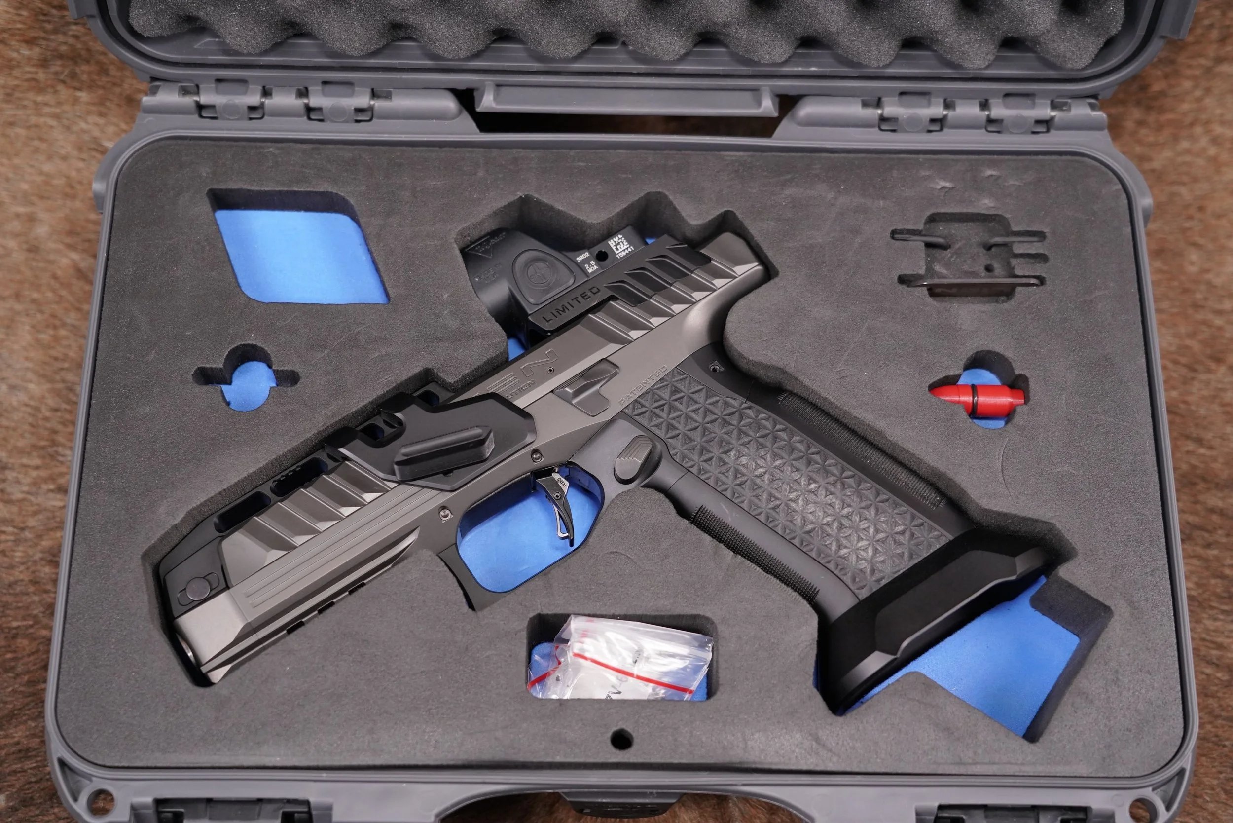 38 Laugo Arms Alien Creator 9mm 4.8%22 Single Action Semi-Auto.JPG