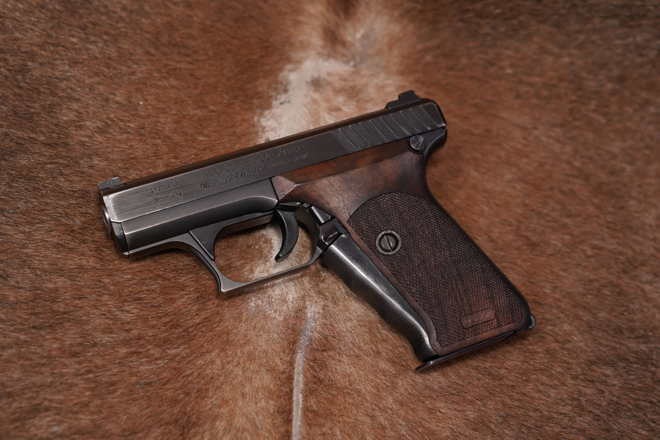 02 Heckler & Koch H&K Model P7M8 P7-M8 9mm 4%22 Semi-Auto Pistol, 1986.JPG