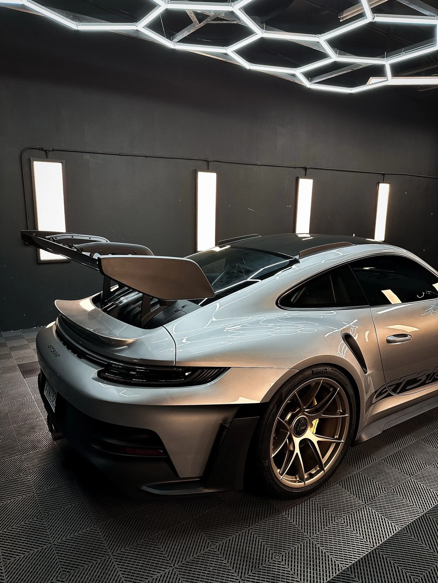 Another GT3 RS dialed in - ceramic tint, wheel coating, and brake caliper repaint.

Call or DM for a quote 

#irvine #orangecounty #porschegt3rs #ceramiccoating #windowtint #wheelcoating #autodetailing