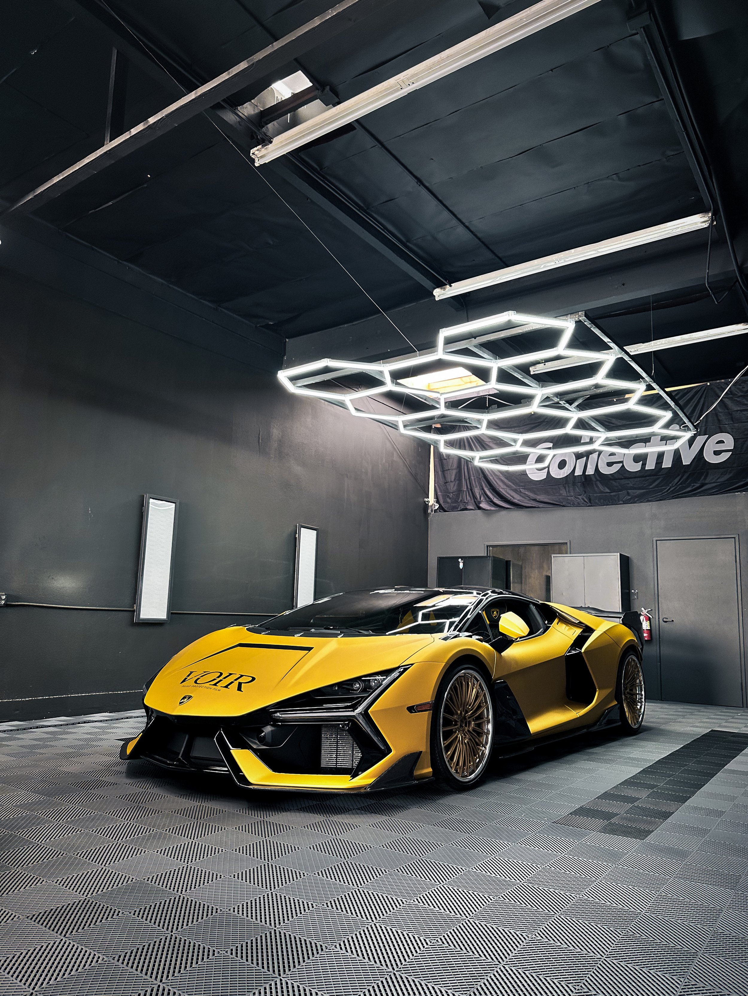 Luxury vehicle tinted windows for heat reduction