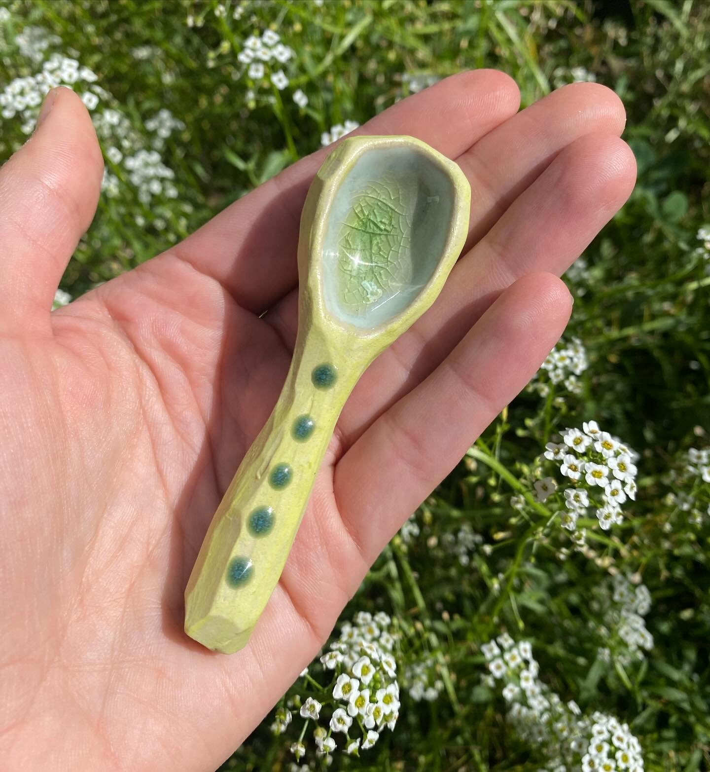 There are some tiny things I make out of small leftovers bits of clay, and spoons are one of them!