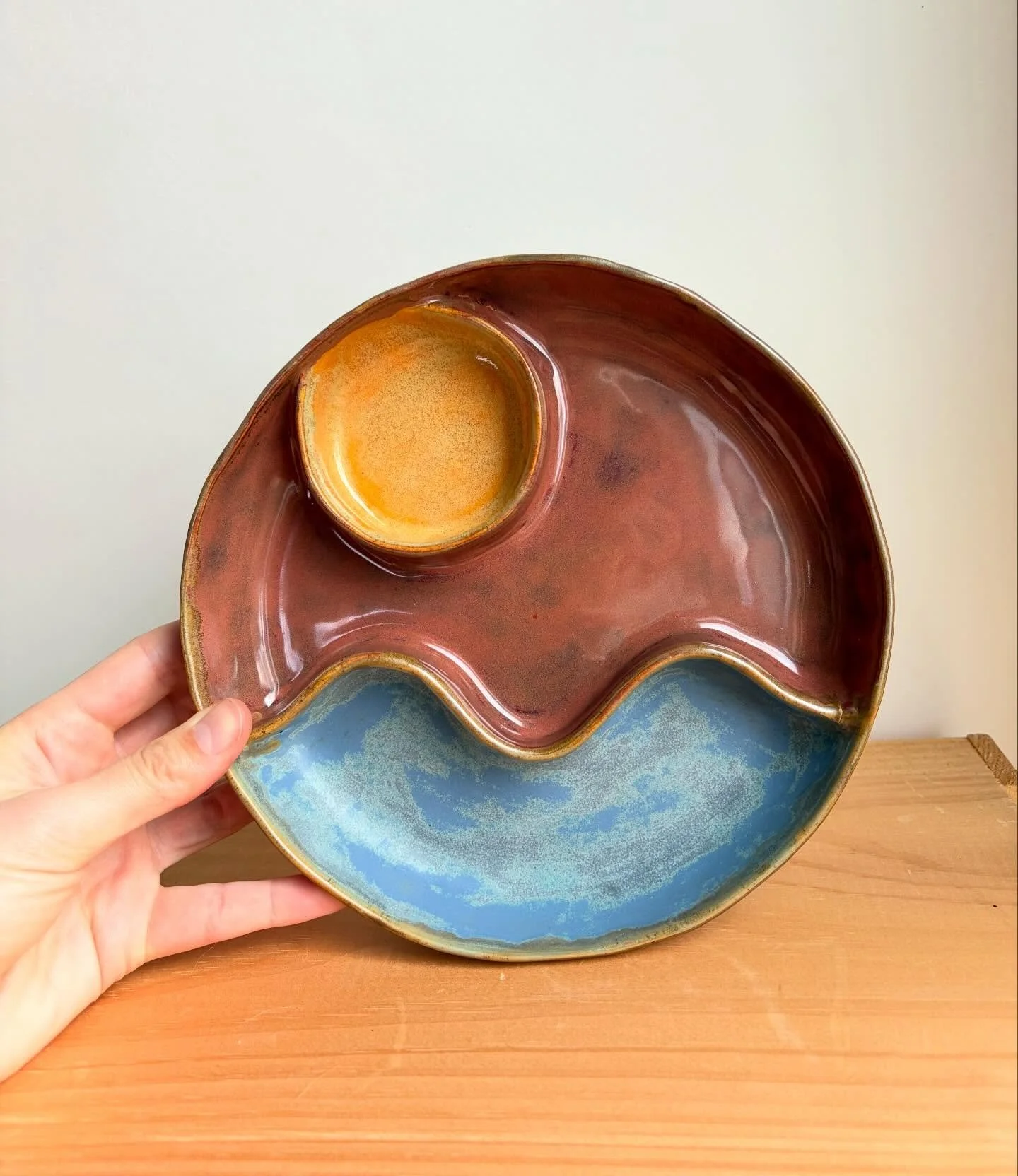 Done making these sunset snack dishes for the foreseeable future. This is the last one! In a favorite colorway. It has a few small cracks that don&rsquo;t affect its function for dry foods&hellip; so it&rsquo;s discounted! DM me if you&rsquo;re inter