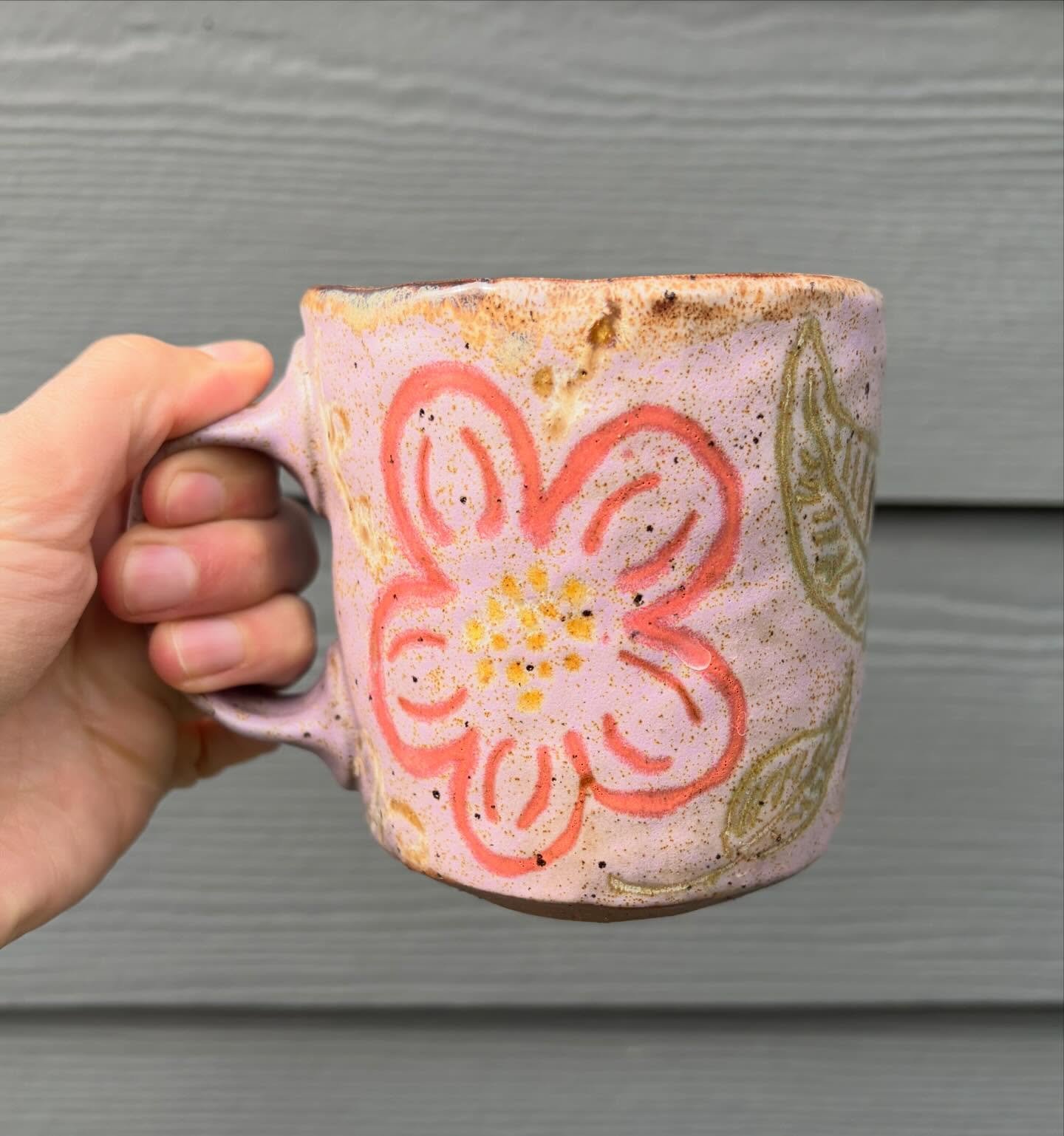 This qt pie sold already but here&rsquo;s some pics so I don&rsquo;t forget to make this one again!!! 🌺