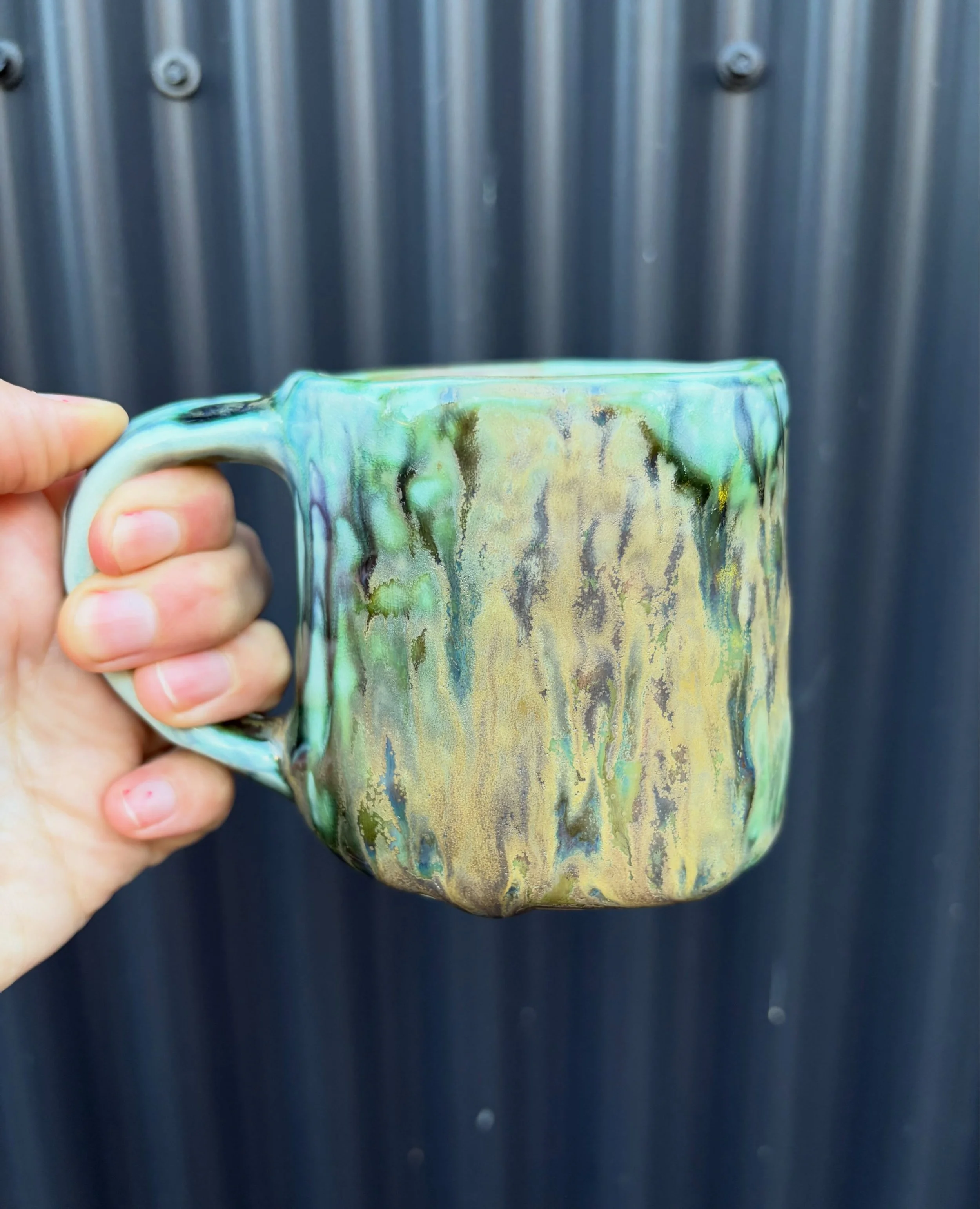 Such a good soda refire! I wish I would have taken a picture of the original- it was totally different. Another good mug option for merfolk, sirens, Ursula-devotees, etc. 🦑🧜🏼&zwj;♀️🎋🧜🏾&zwj;♂️