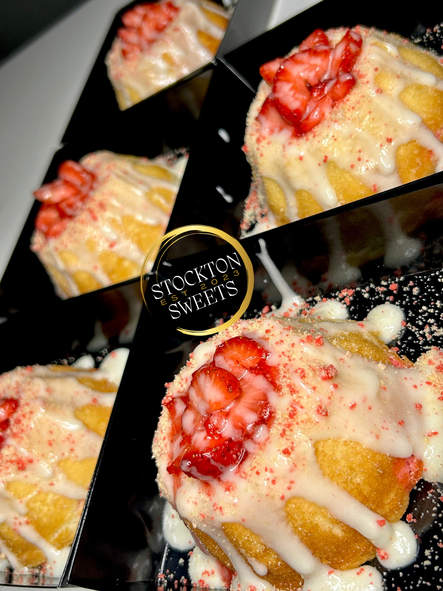 Strawbrry Crunch Mini Pound Cake