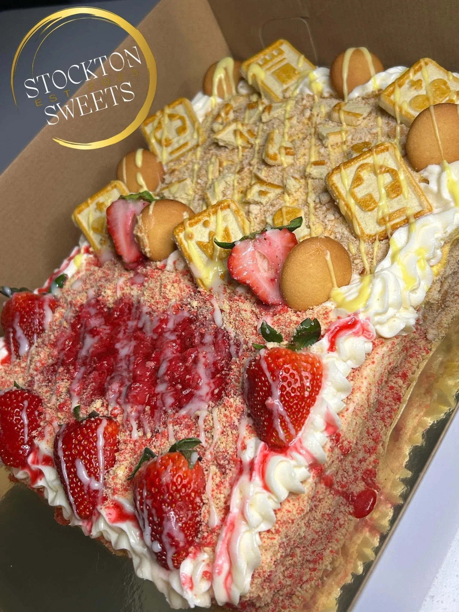 Strawberry Banana Pudding Half Sheet Cake