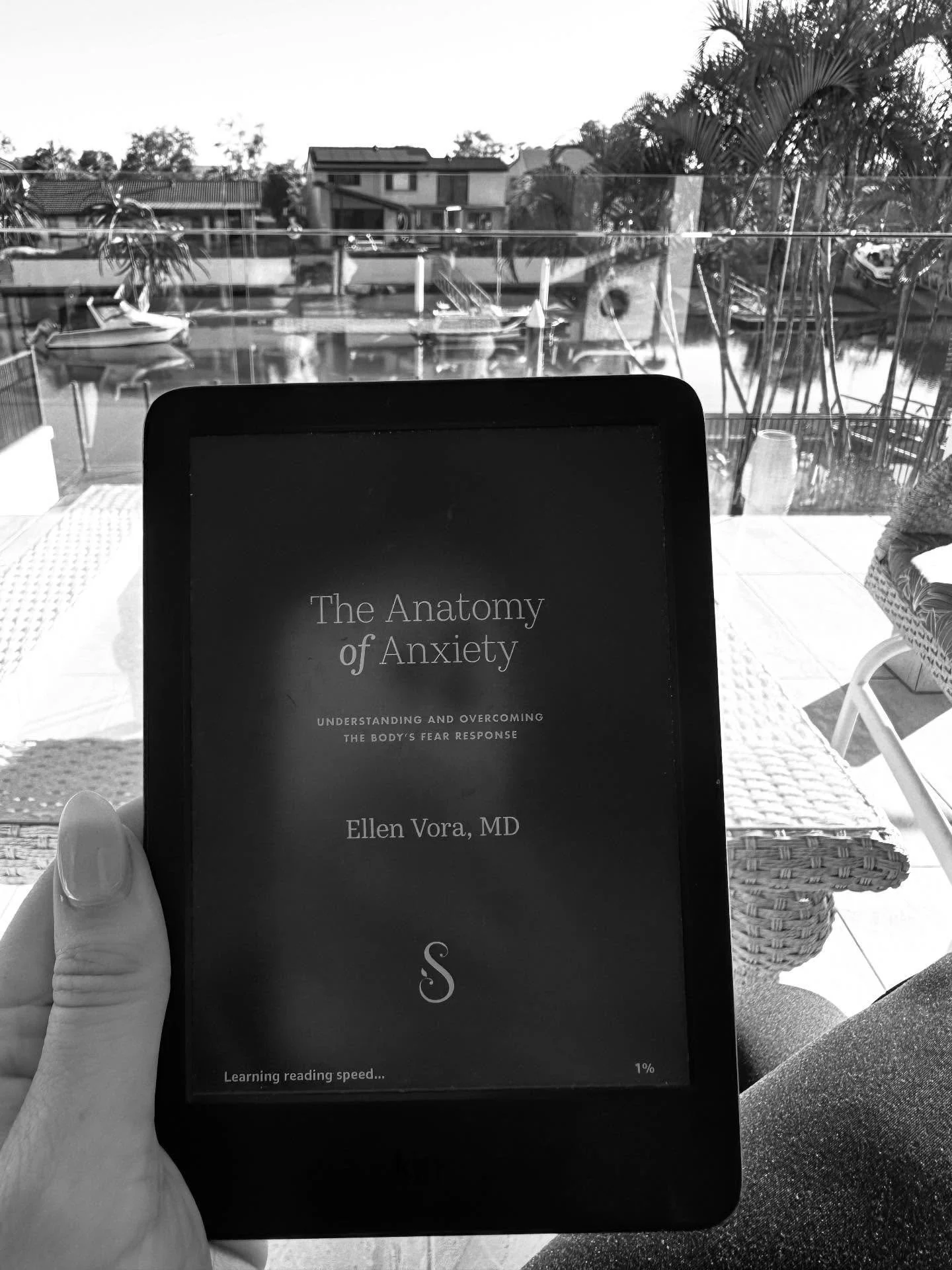My clinical focus since starting this degree has always been chronic pain and endometriosis.

But since stepping into clinic, one pattern is impossible to ignore:
Almost every case comes with anxiety, depression, or both.

So the question becomes, wh