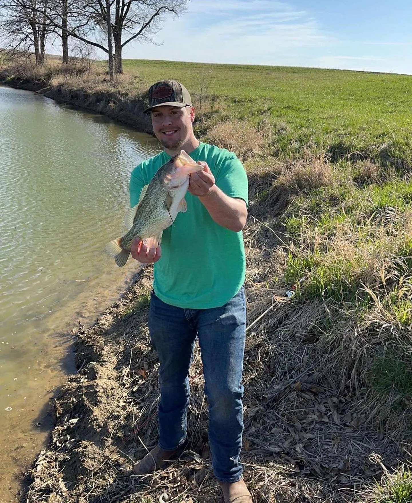 Well everyone meet @kuntry_koon the newest member to the Grain Inn Outfitter family. Jesse is a amazing hunter and guide. I am so excited to welcome him into Grain Inn Outfitters can&rsquo;t wait to have him helping us grow.  @tetrahearing @hybridboa