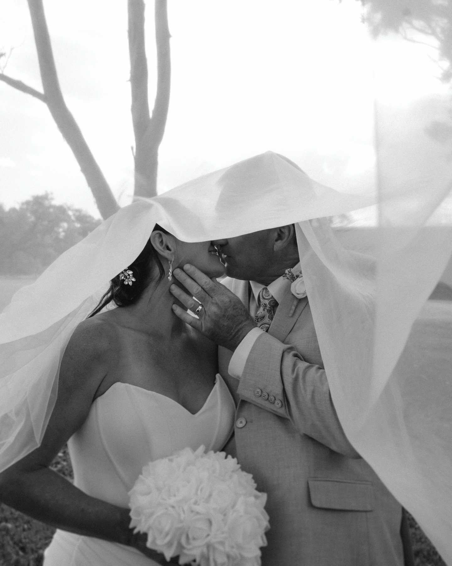 A collection of highlights from D+K Wedding 🤍💍 

#sydneyphotographer #familyphotographer #weddingshoot #weddingphotography