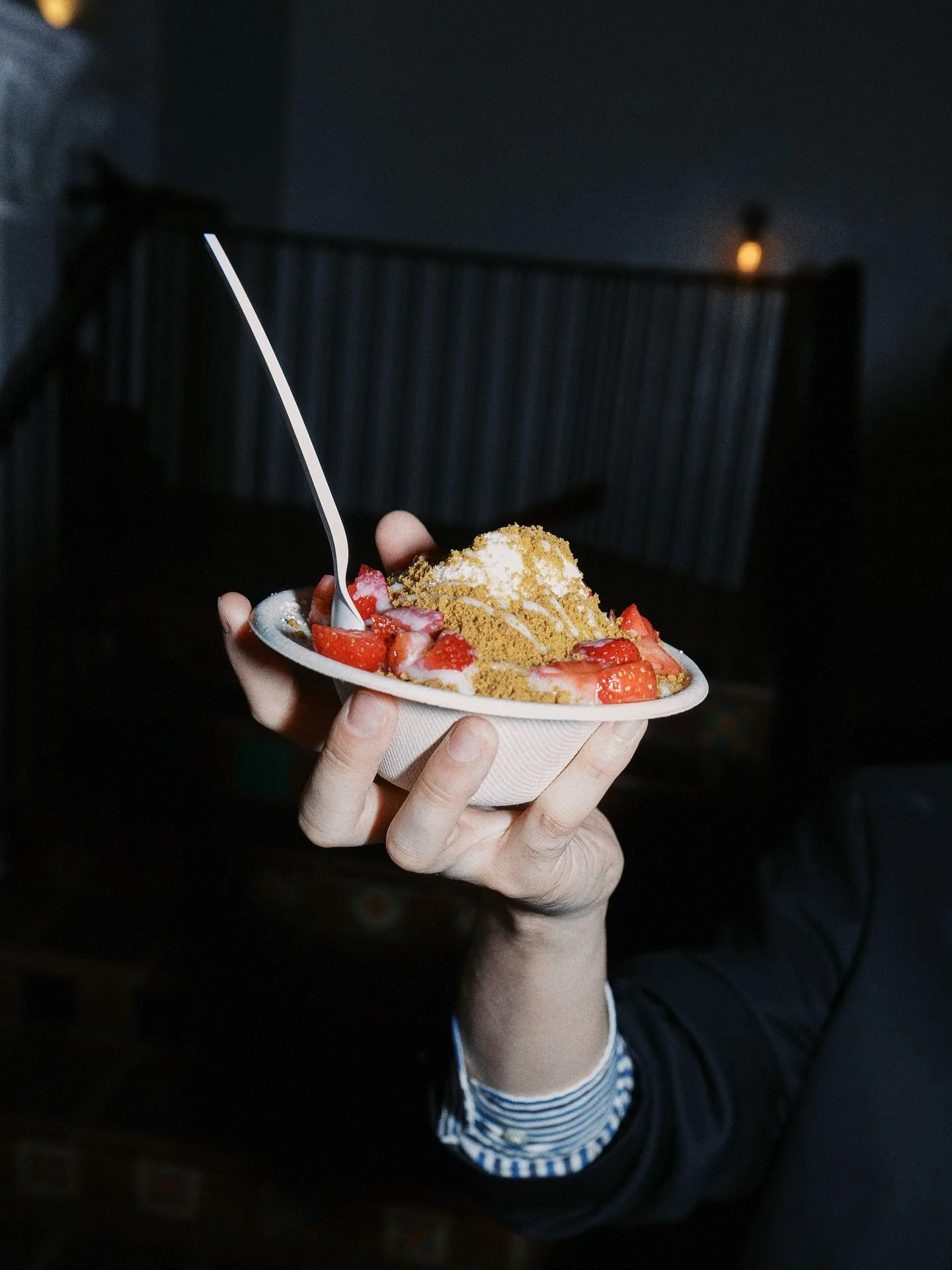 mouthwatering bingsu + immaculate vibes 🔥 treat your guests with the best 😎

pictured flavors: strawberry crumb &amp; injeol-me please
thank you @kwonphoto for these epic shots! 😍

#coolbeansbingsu #bingsu #bingsoo #bingsucatering #dessertcatering