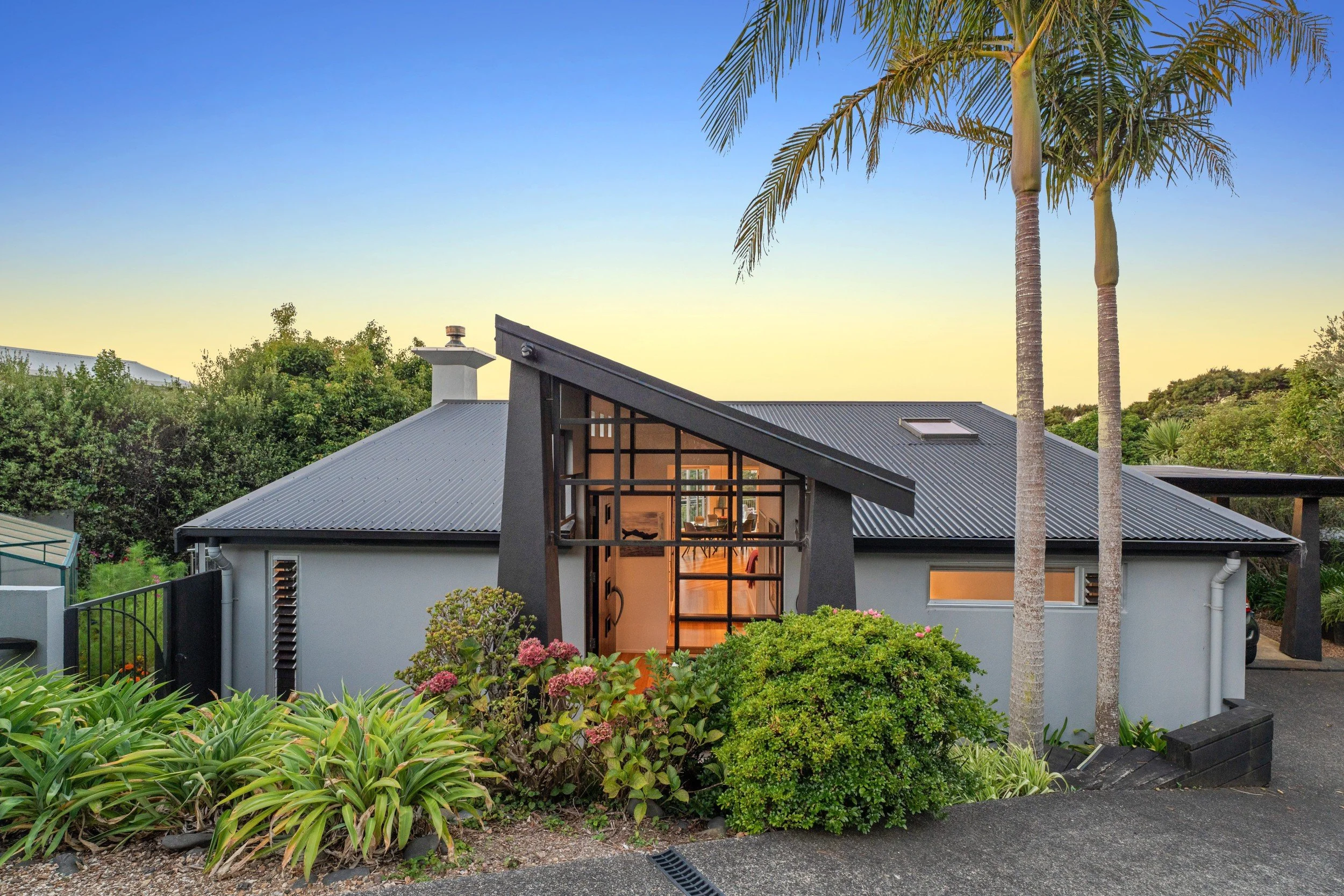 95 Queens Drive