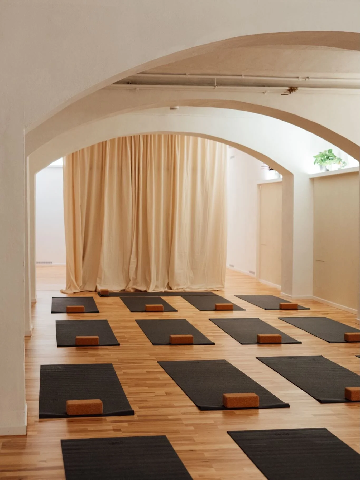 It&rsquo;s been a few months since we opened our doors at @ku_____la and what we cherish most is witnessing strangers come together, sharing tables and laughter. 

This is the heart of kula: community. A space to connect. 
What many don&rsquo;t reali