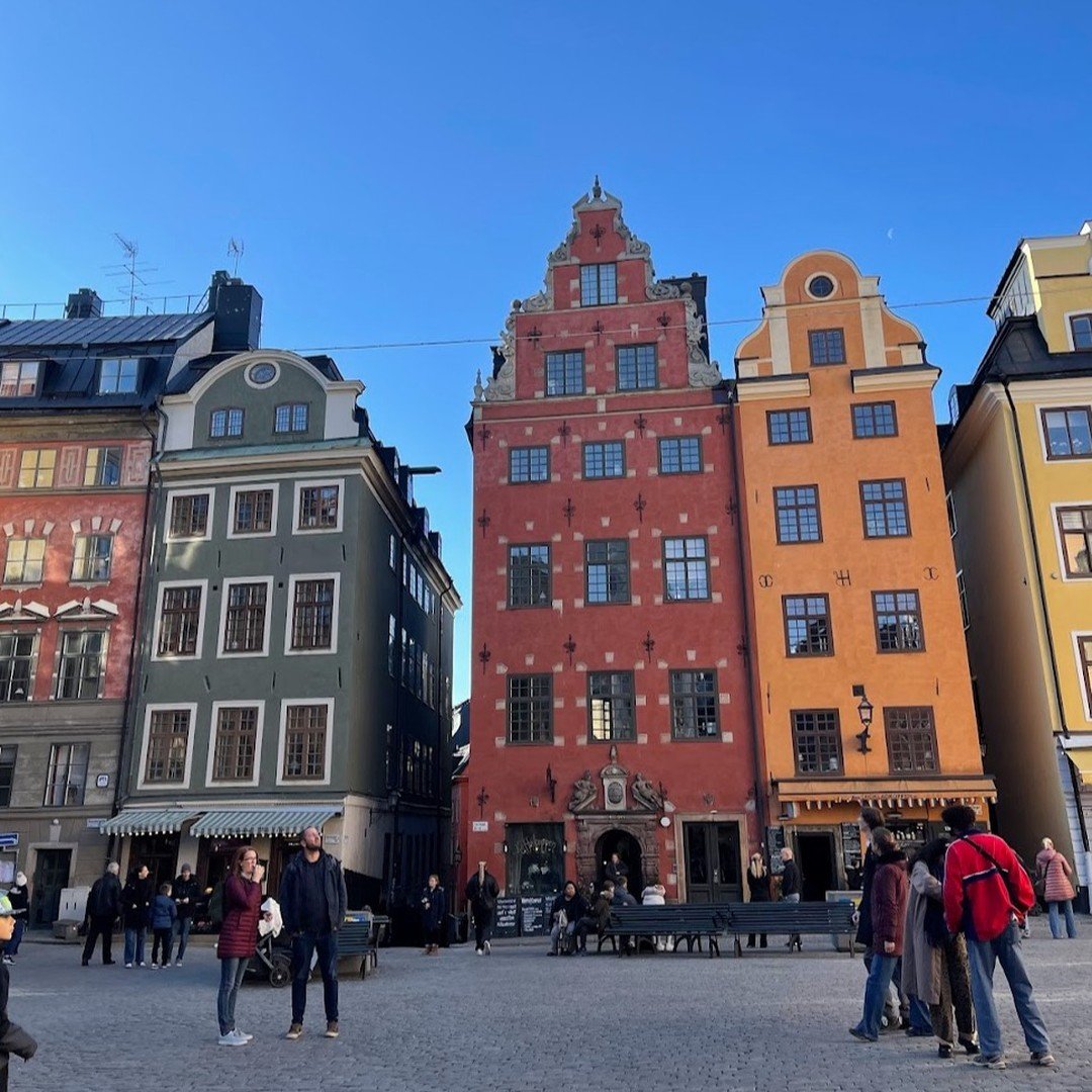 I am hosting a live Google Meet drawing session on Thursday via my Fun Friday Patreon taking you on a virtual drawing tour of Stockholm. For 1.5 hours I will share photos that I took that we can draw from while also chatting a bit about Stockholm and