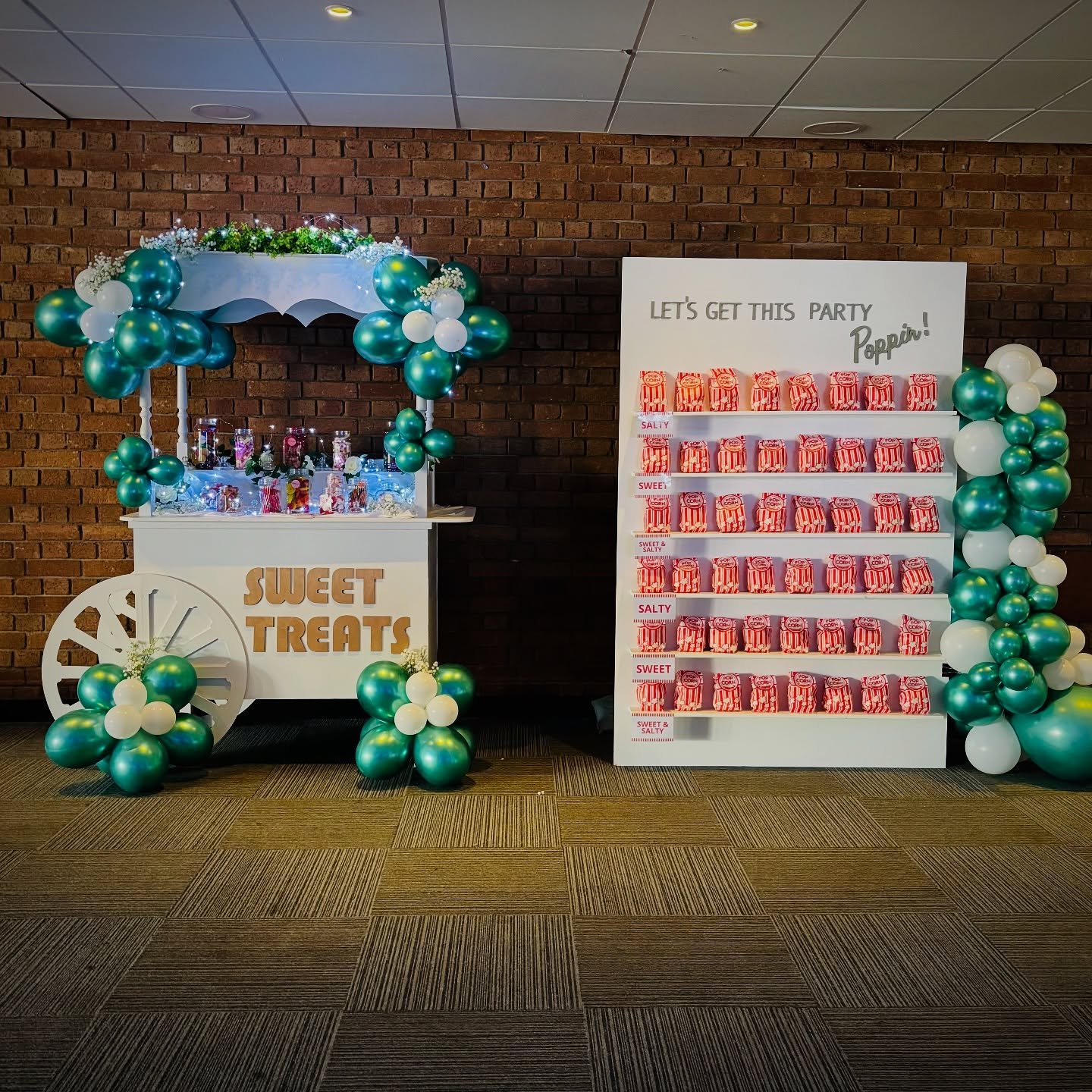 Today&rsquo;s corporate event is being held at @oneleisure_uk  in St Ives! 

Out today are my Light Up Letters spelling &ldquo;ICARE&rdquo; on the awards stage, my Candy Cart and my brand new Popcorn Wall which I&rsquo;m sure you&rsquo;ll all agree l