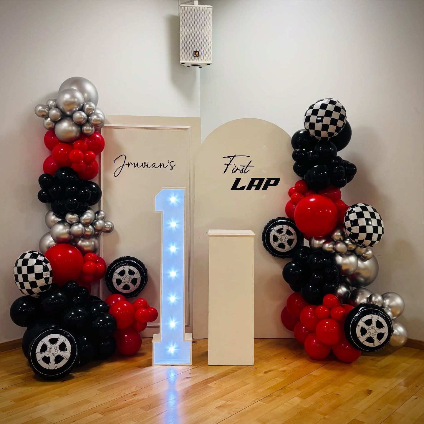 Happy 1st Birthday to little Jruvian who celebrated his birthday with family and friends at @better_thehive leisure centre in Ely yesterday! 🥳 

I supplied two white wooden back boards with personalised writing with my 4ft light up number &ldquo;1&r