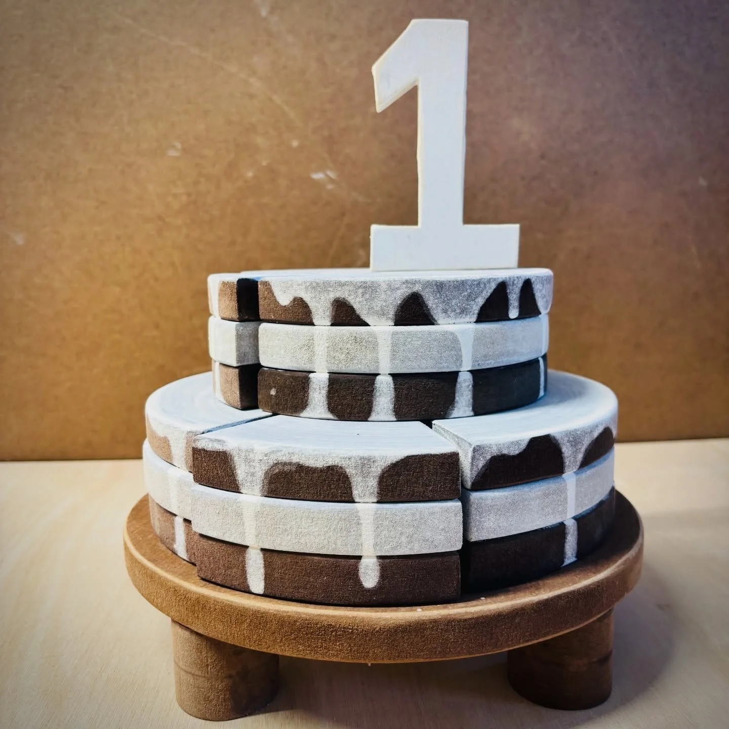 Something a little different today! I am often asked by other suppliers and local companies if I can make something for them and if I can, I will! 🥰 

This time @milliondollarfacesphotography had seen something she liked online and asked me if I cou