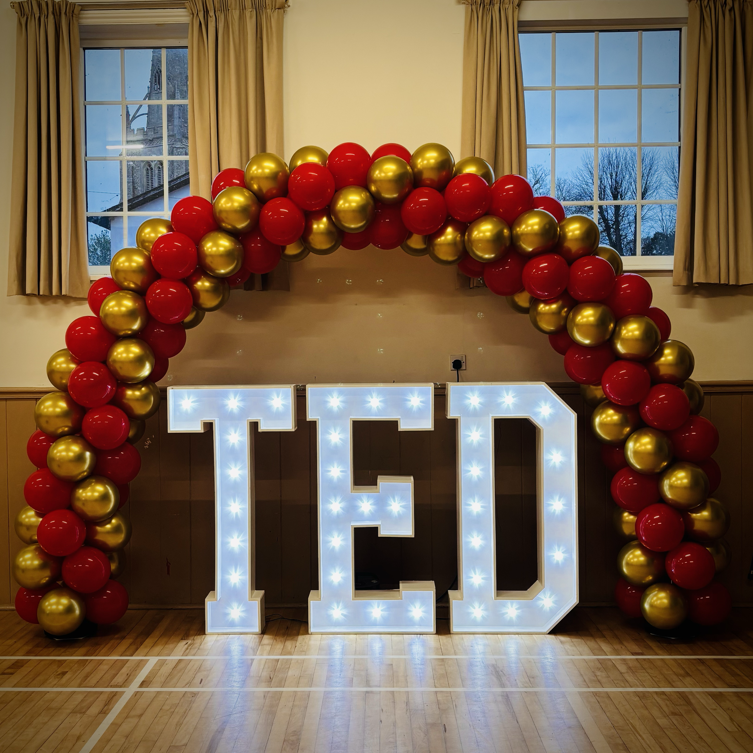 4ft Light Up Letters TED with Ballon Arch