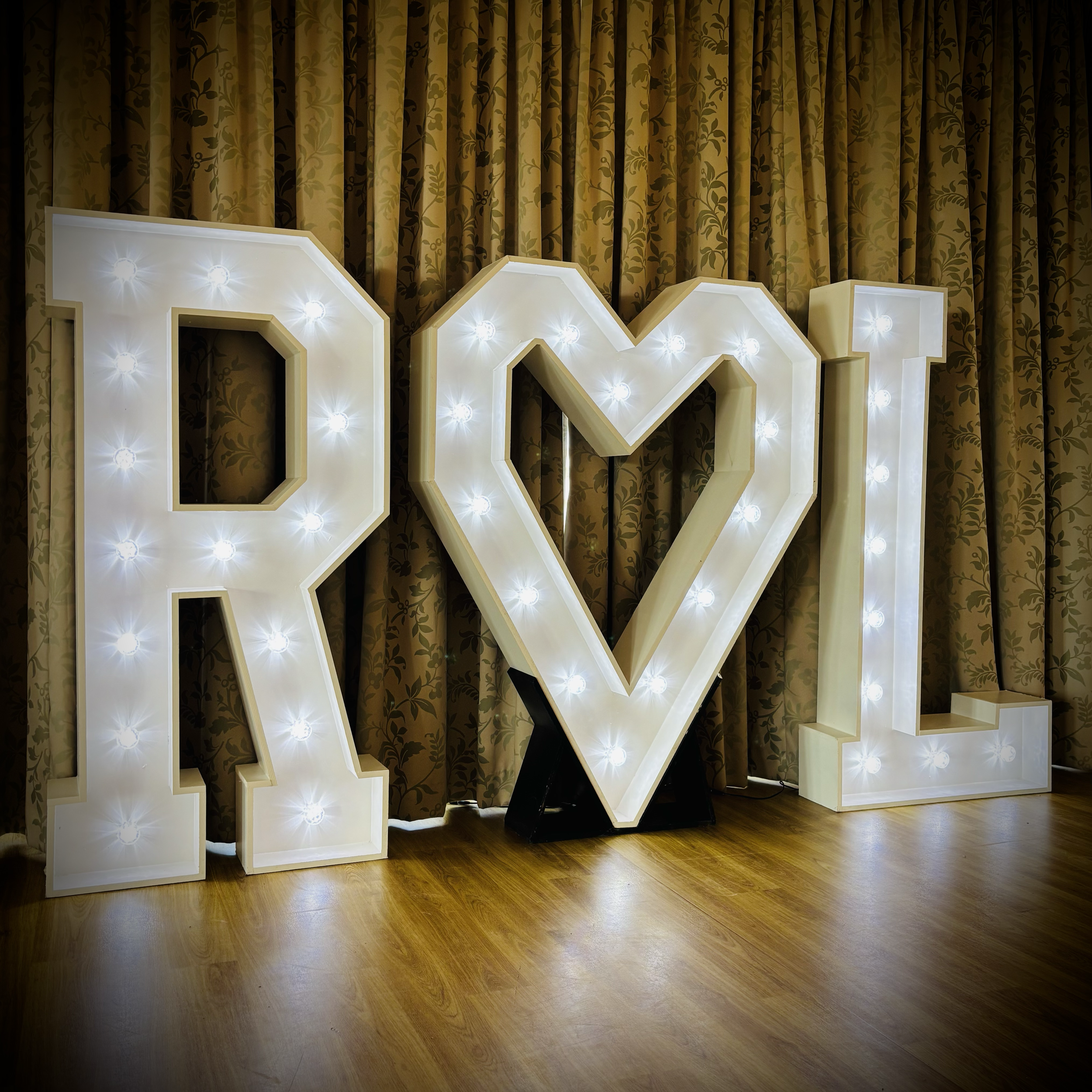 4ft 'R and L' with a light up heart supqpledif for an engagement party in Lakenheath, Suffolk 