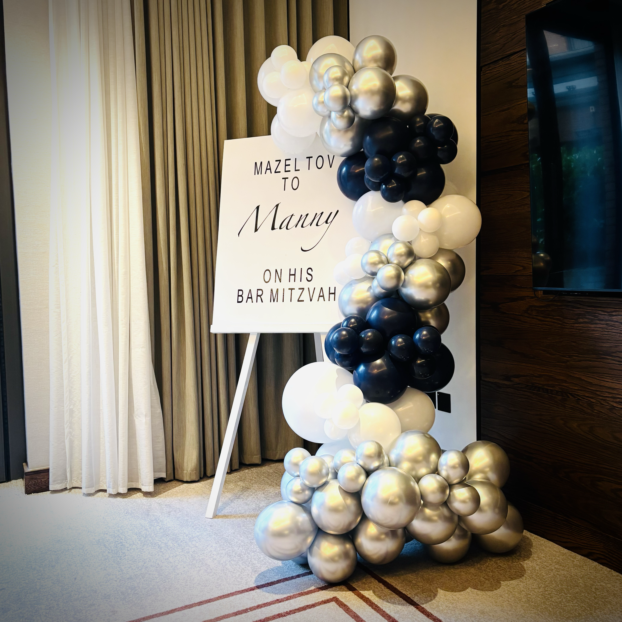 Personalised Welcome sign with Balloon Decor supplied for Bar Mitzvah at The Fellows House in Cambridge 