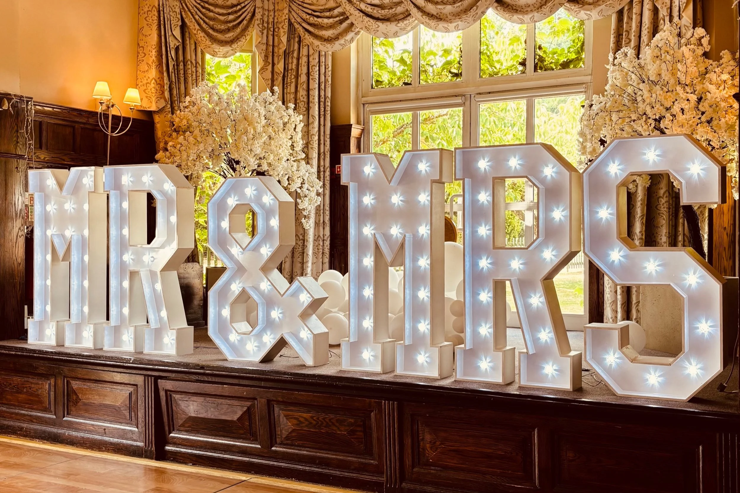 4ft Mr and Mrs Light Up Letters