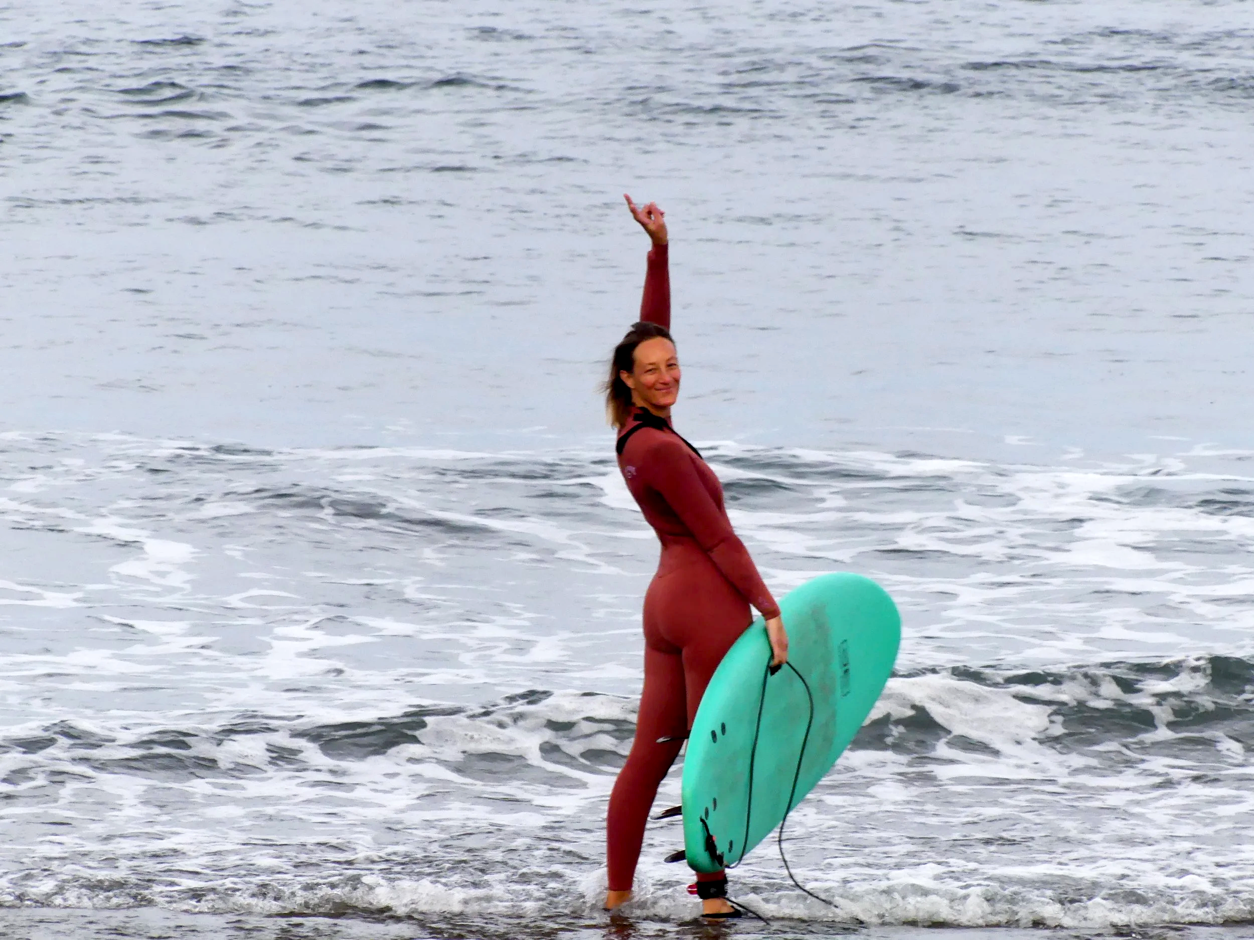 Boost your surfing skills with She Surfs 3 Surf Lessons Pack for women in Playa de las Américas, Tenerife. Perfect for beginners and intermediate surfers in a safe, supportive environment.