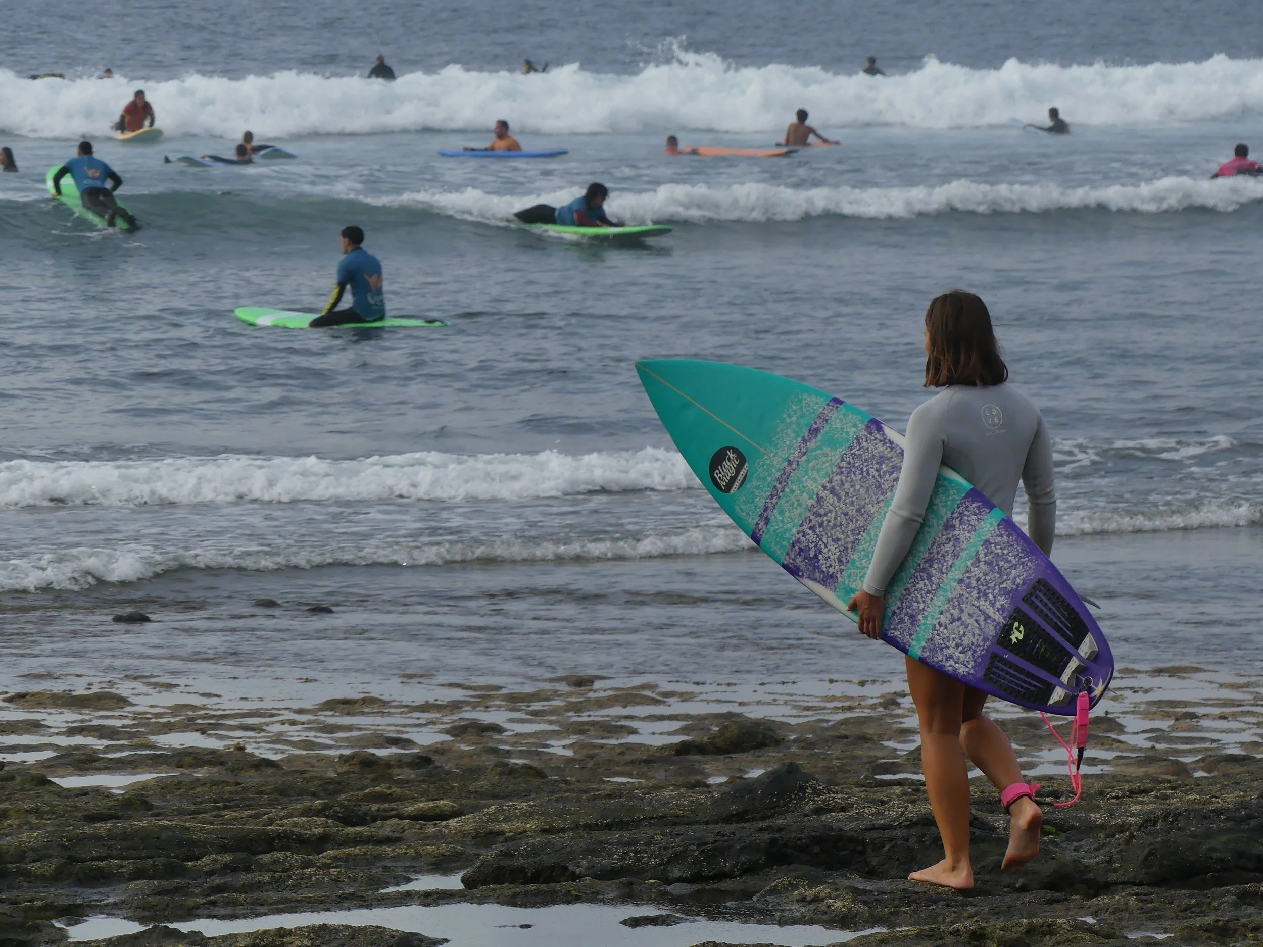 Experience She Surfs 5 Surf Lessons Pack for women in Tenerife South, Playa de las Américas. Learn, practice, and gain confidence in the ocean with our expert instructors.