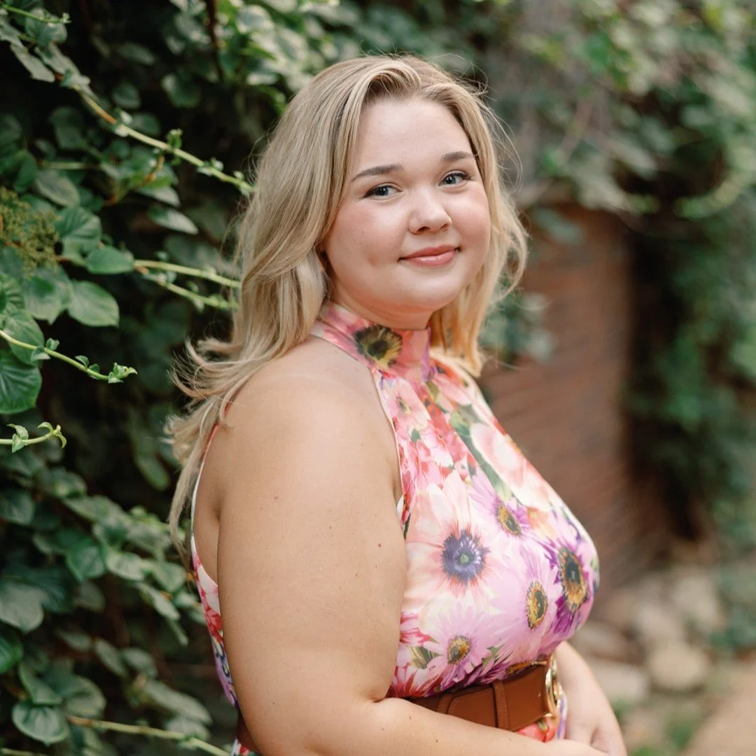 Hello! and welcome to my page! I'm excited you're here. My name is Shianne and I am an oboist and pianist studying at the Blair School of Music at Vanderbilt University. This summer I have been working with the Chicago Summer Opera in Chicago, IL, an