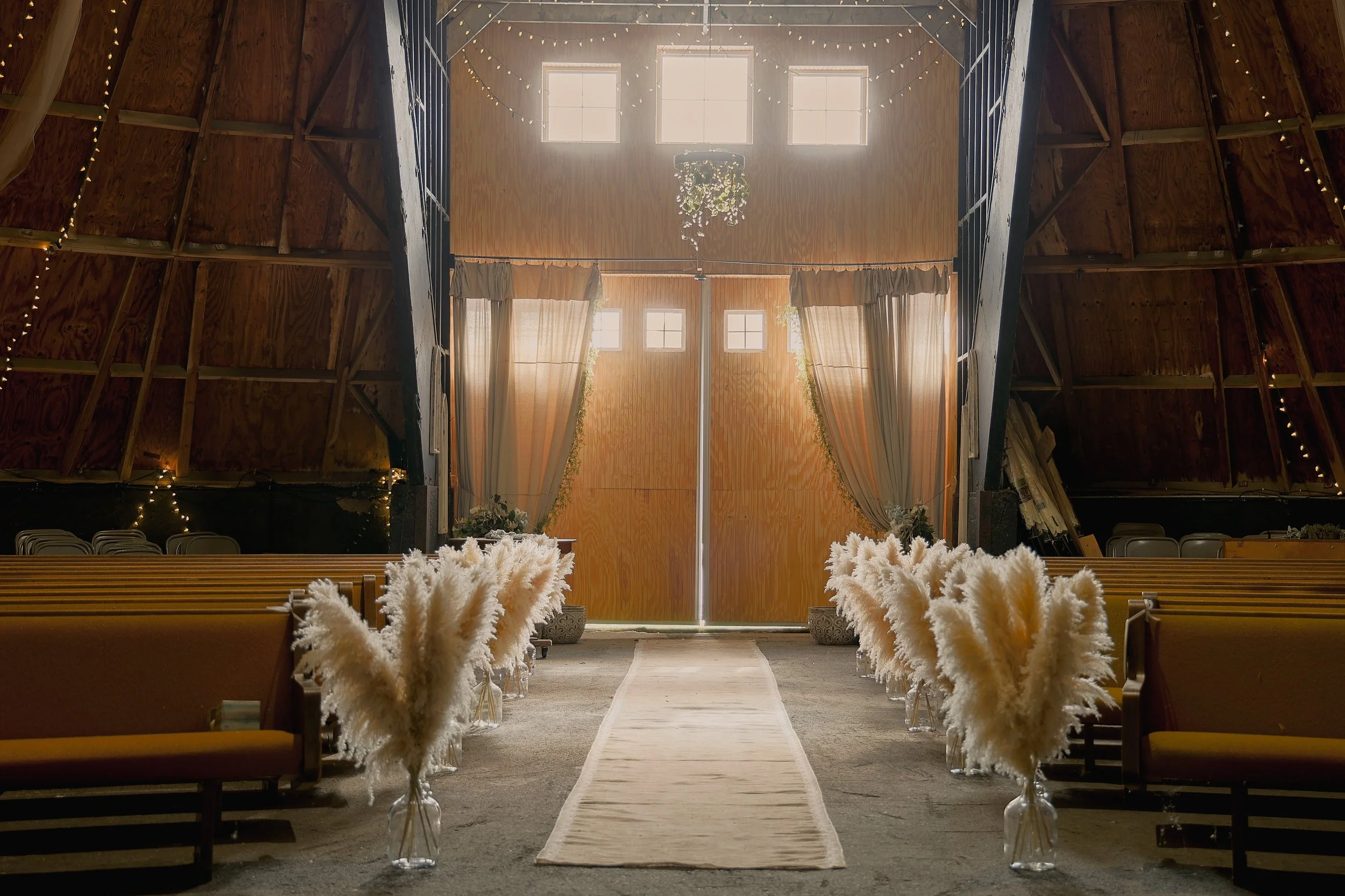 The Gardens Wedding Barn (9).jpg