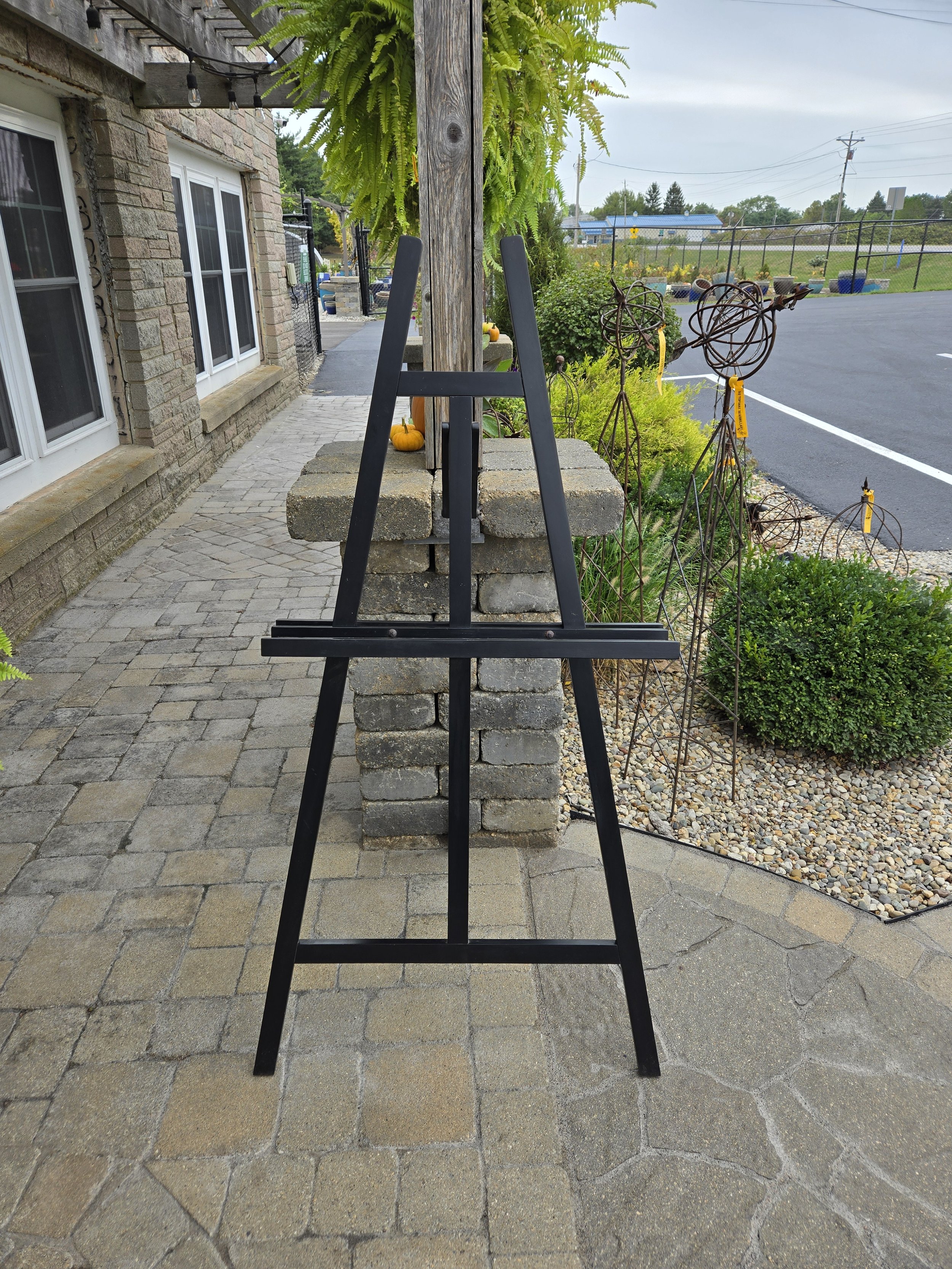 Easel