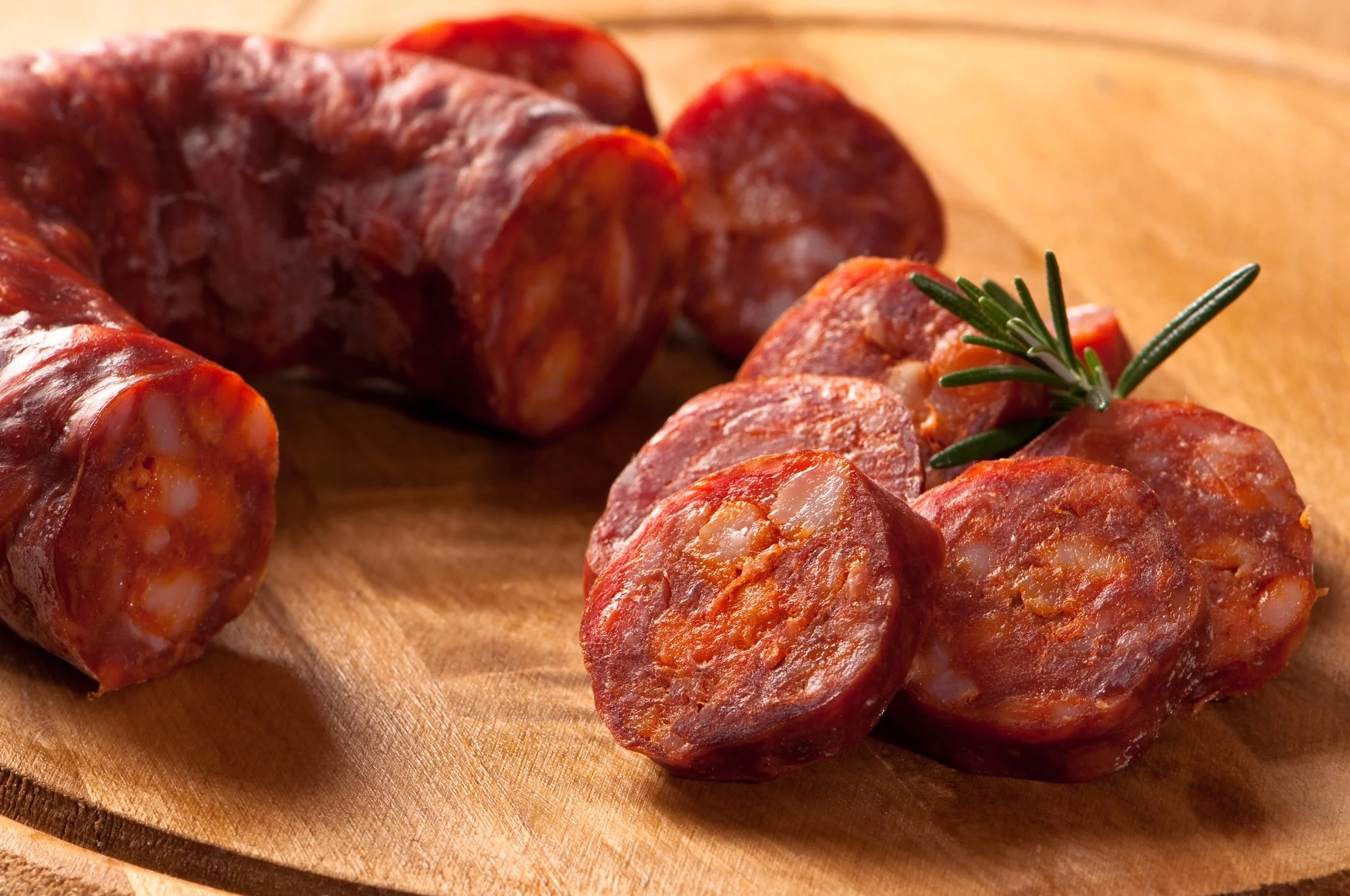 12 varianter av pølser og salami – fra gård til tallerken