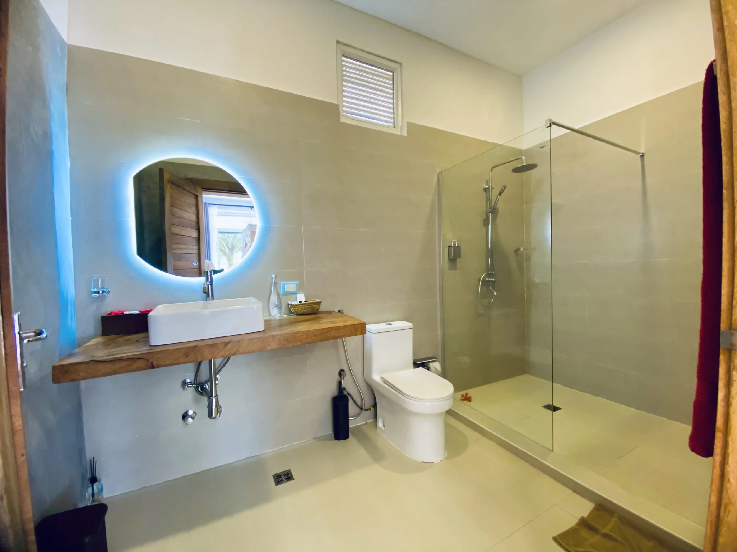 Bathroom.jfif