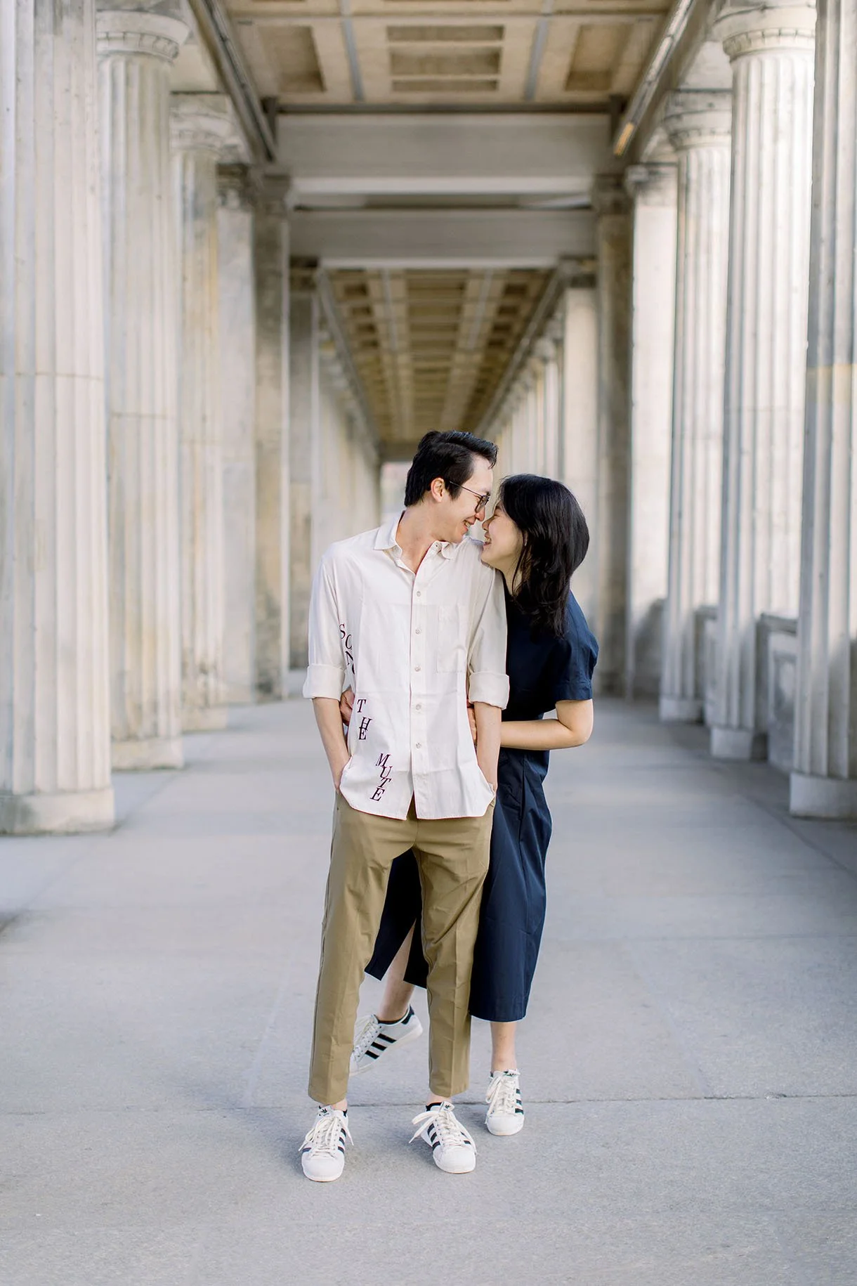 Photoshooting Berlin with a couple at Museum Island