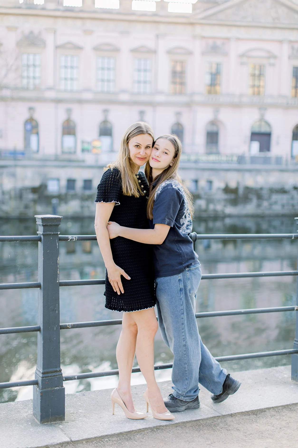 Berlin photoshoot with a family at Museum Island
