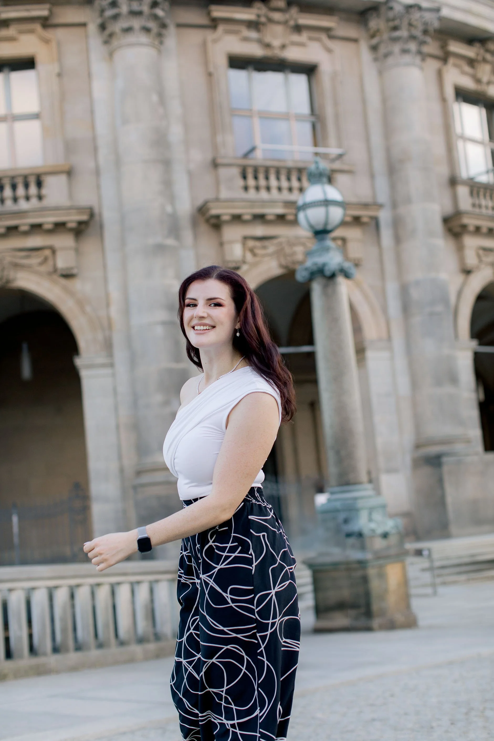 Portrait photoshoot in Berlin in front of Boden Museum by Duo Chen