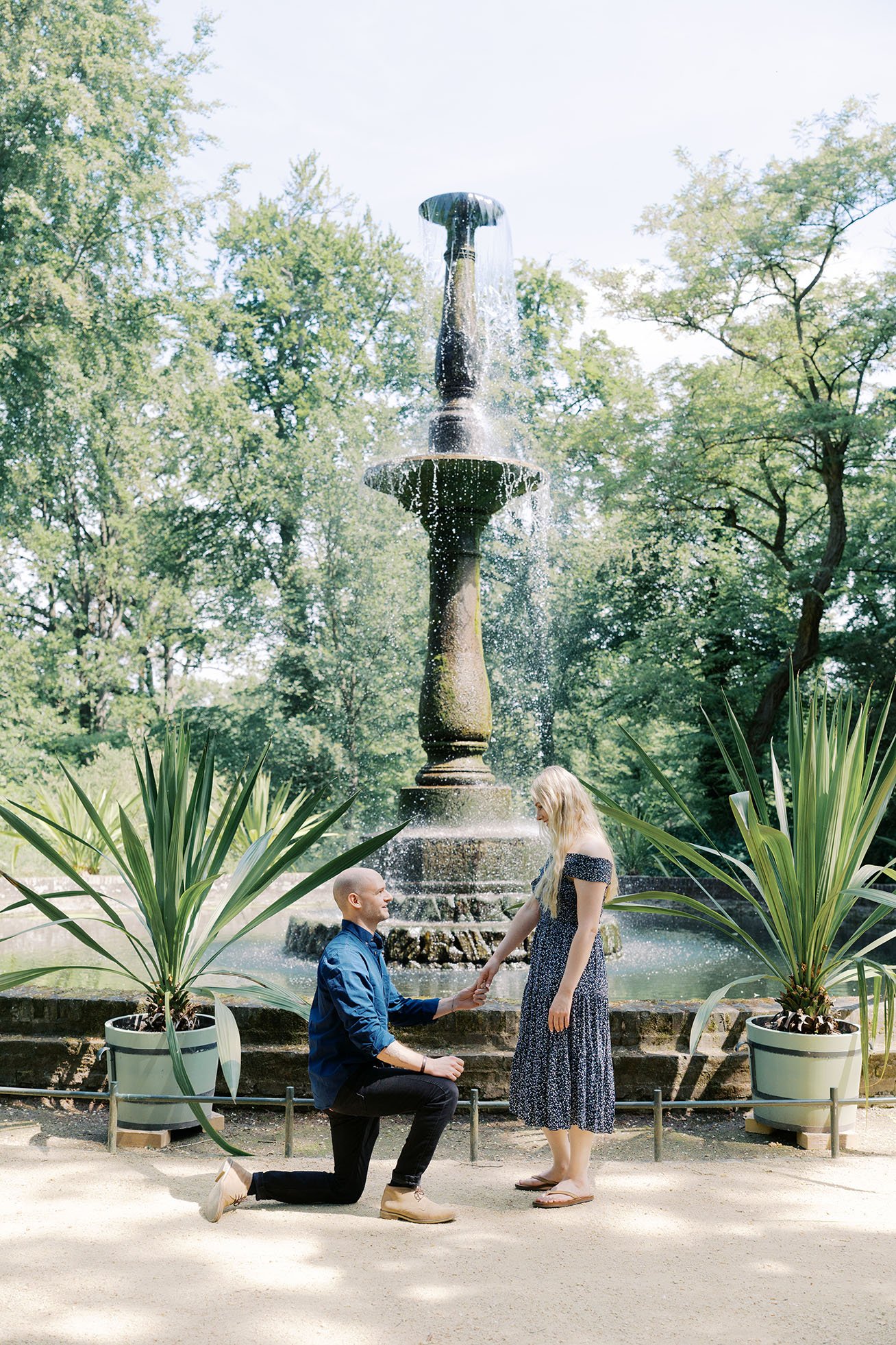 Surprise proposal on Berlin Peacock Island Berlin (Berlin Pfaueninsel)