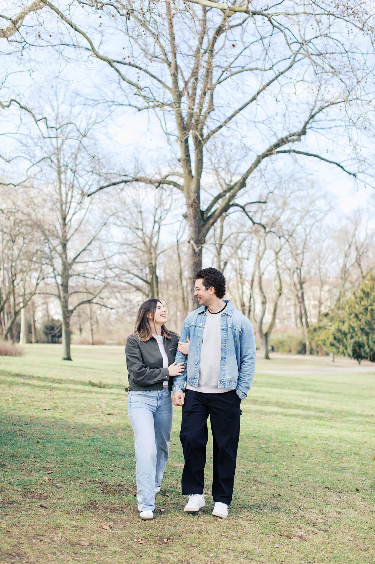 Engaged couple walking at Viktoriapark, Berlin 