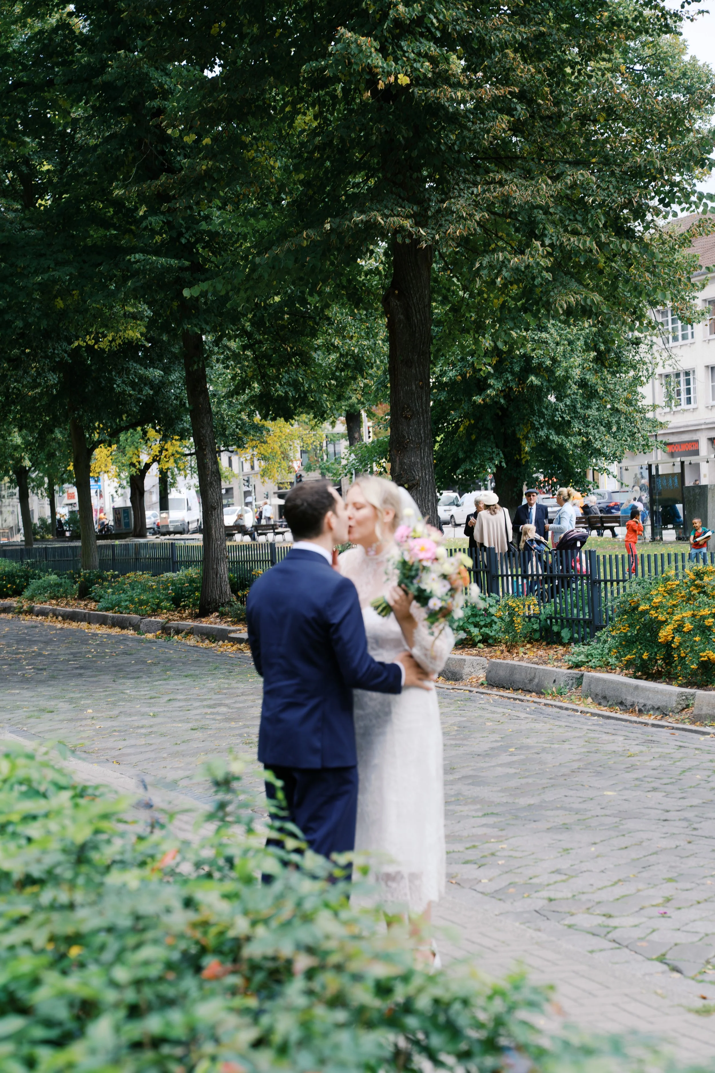 Couple kissing after their wedding at Hochzeitsvilla in Berlin