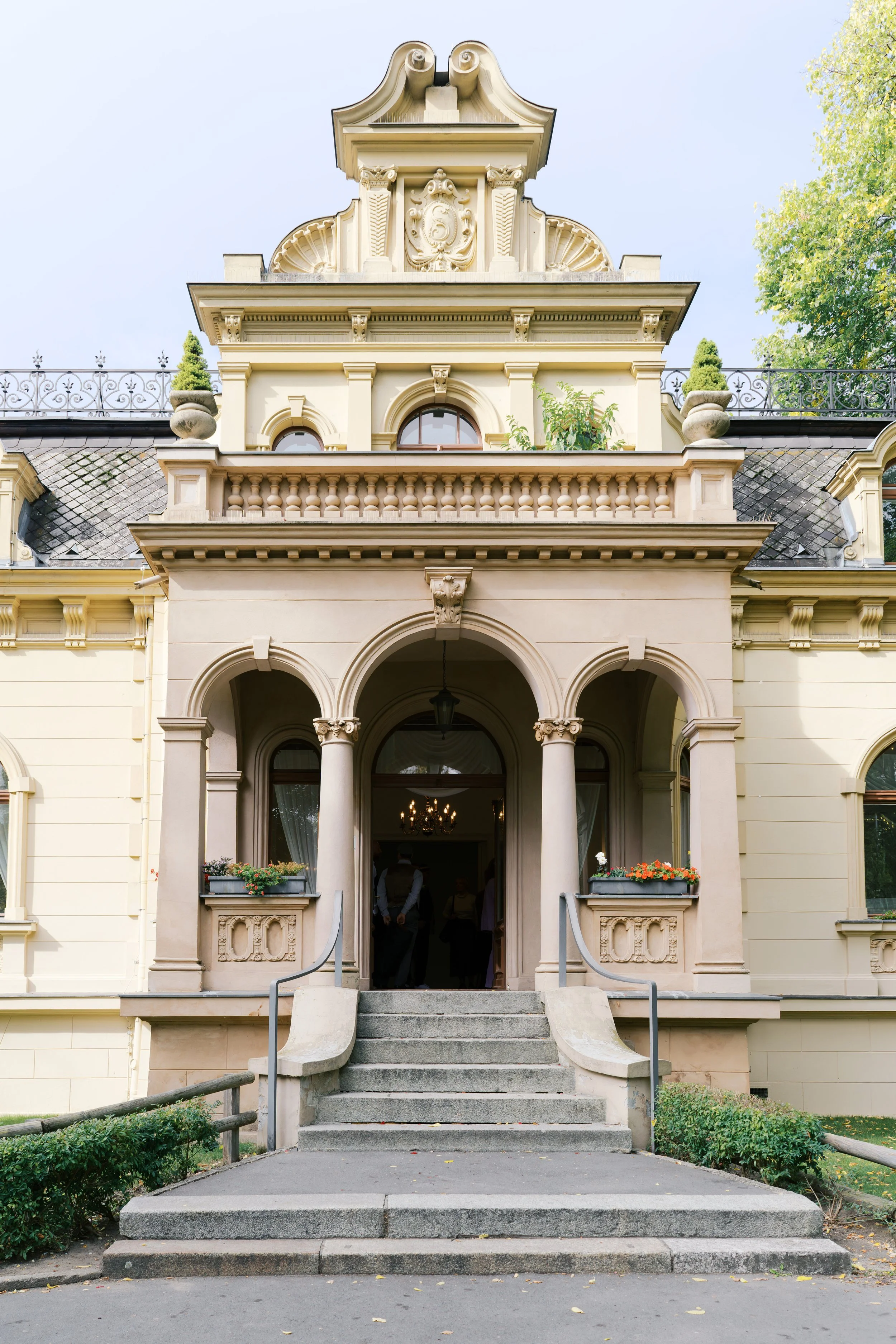 The outside exterior of Hochzeitsvilla in Berlin