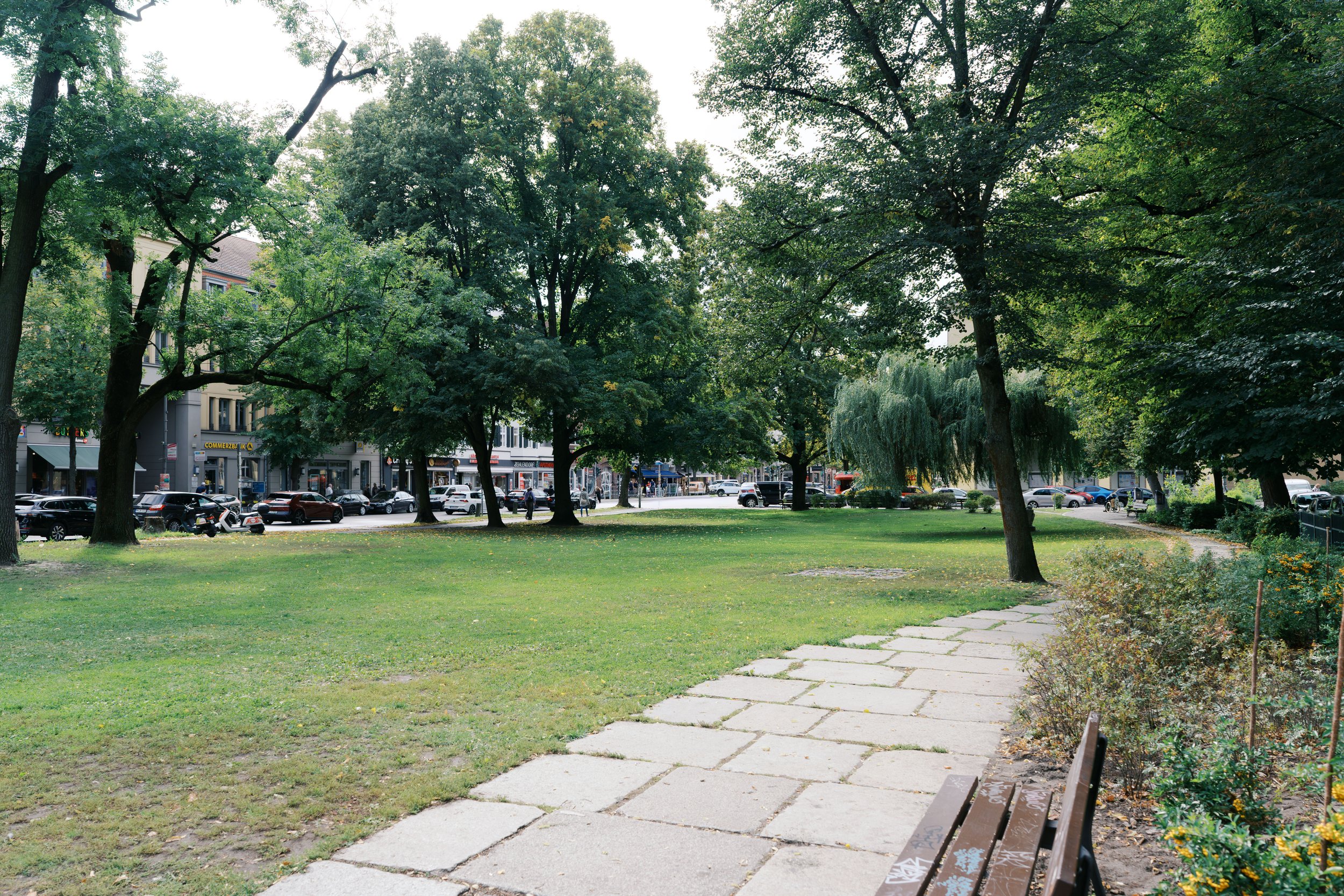 The lawn outside of Hochzeitsvilla in Berlin