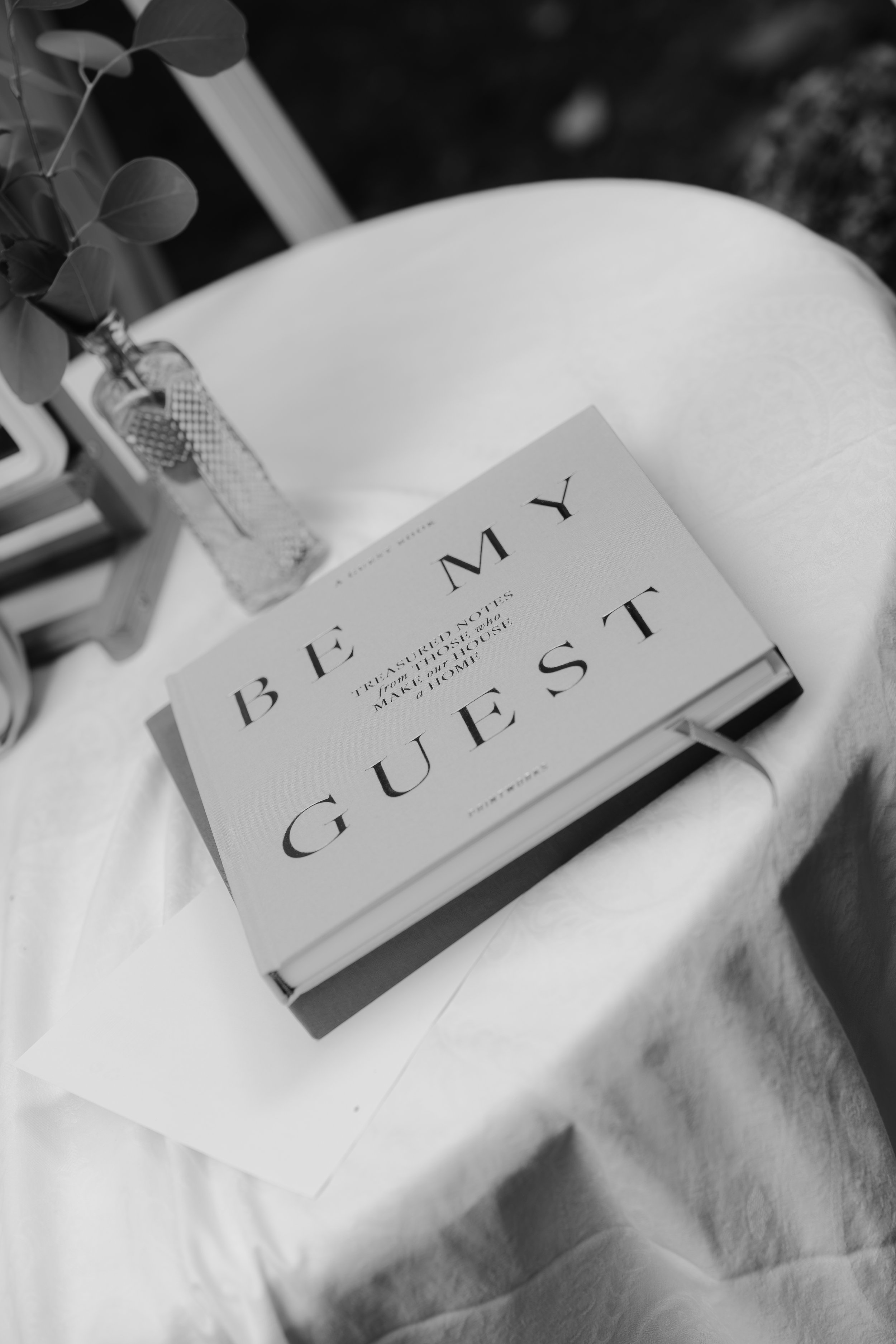 The guest book on a table at a Hochzeitsvilla wedding