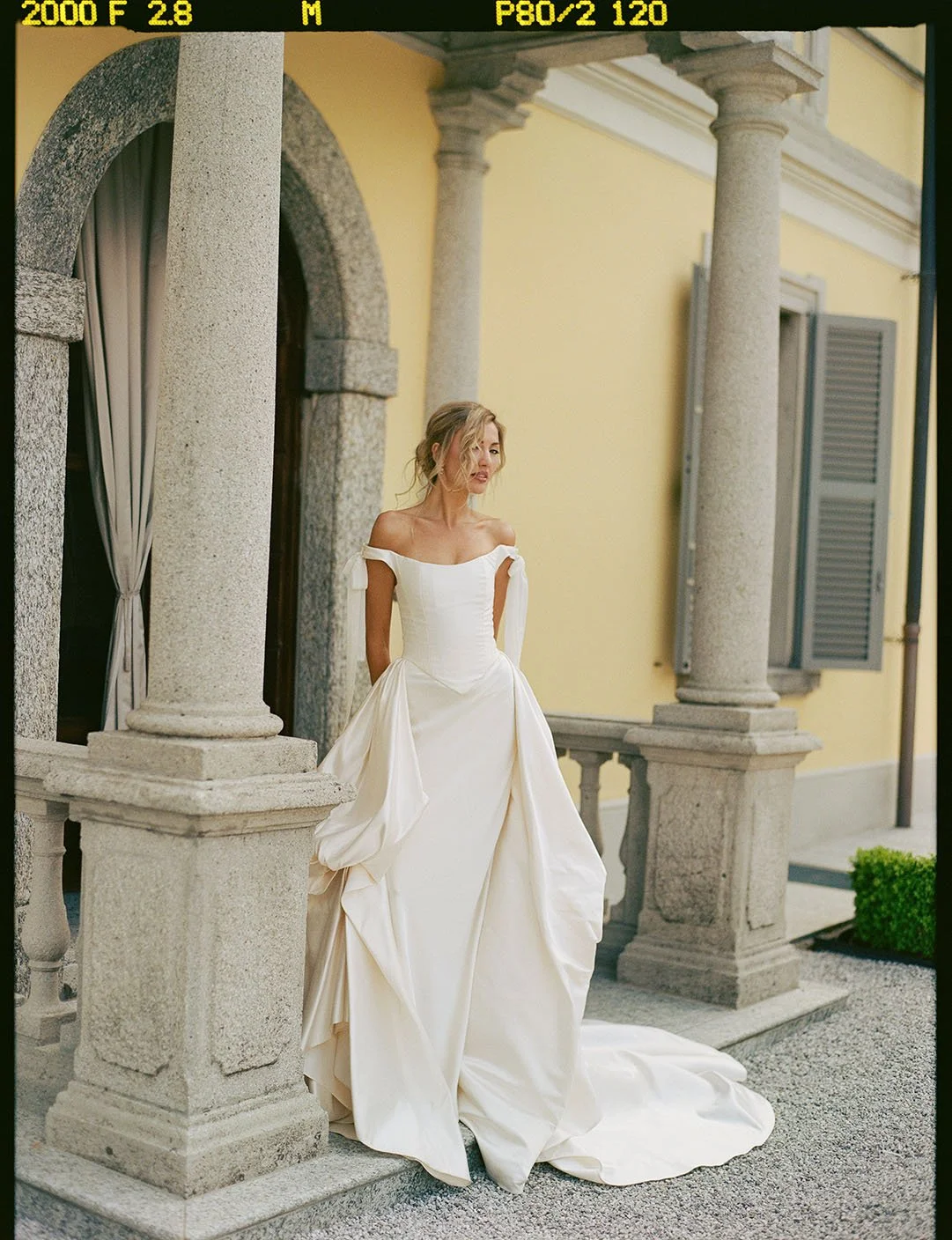 film wedding photography of a bride before her wedding in Berlin by Duo Chen Photography