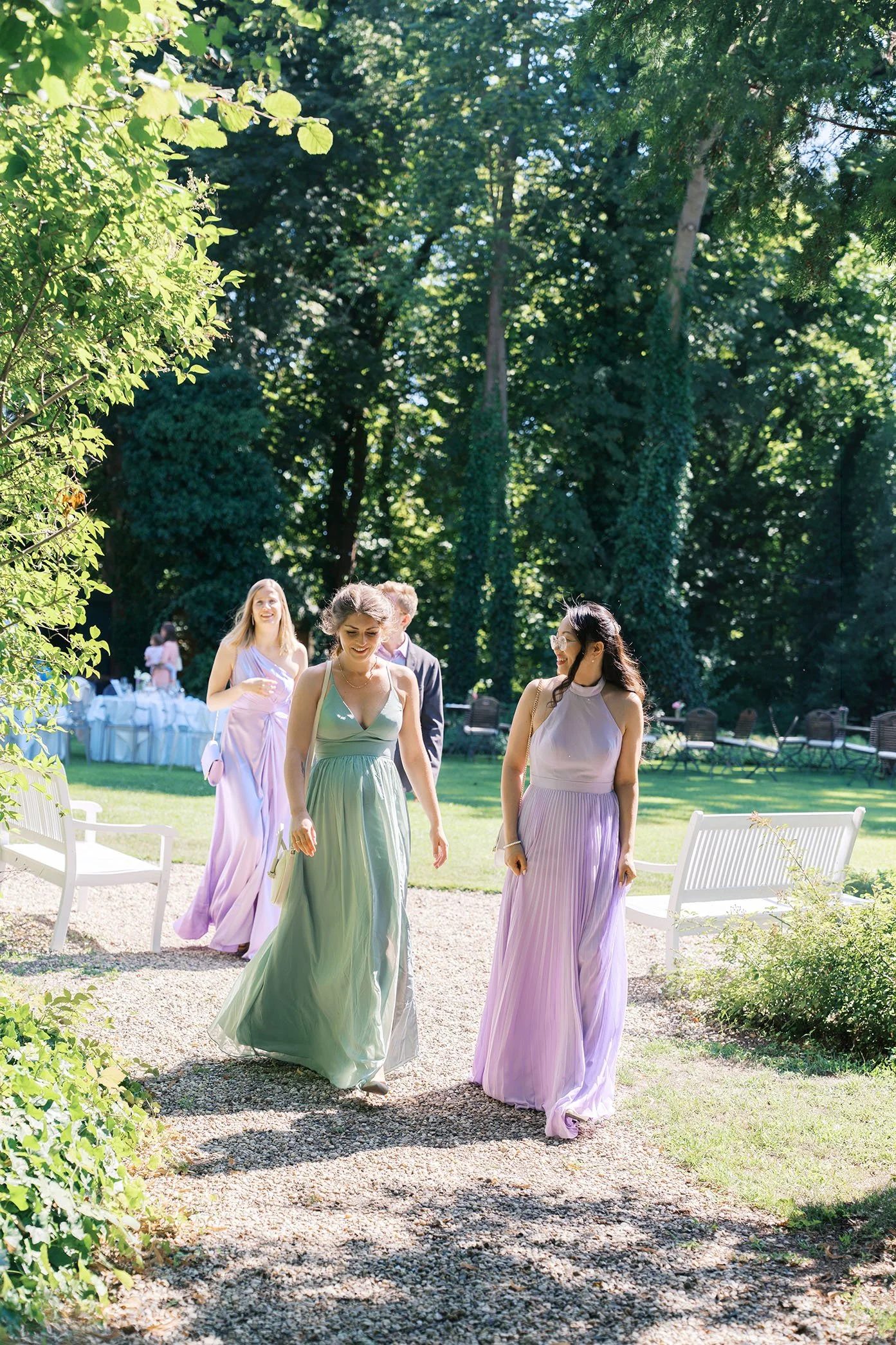 Bridesmaids entering the wedding ceremony venue in Gut Schloss Golm, Potsdam