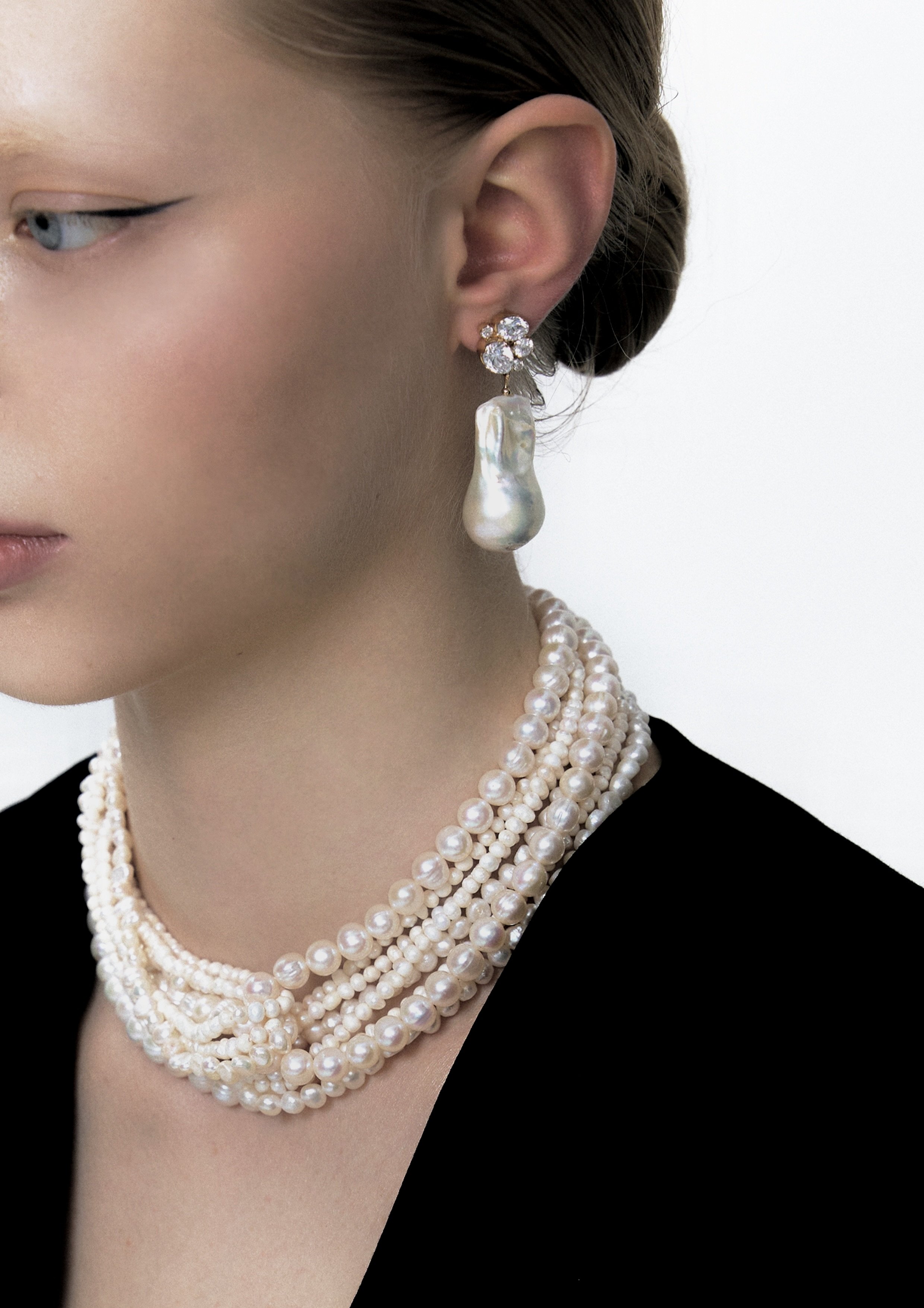 EMF-PE24-006G ROSALIE EARRING MODEL IMAGE 2.jpeg