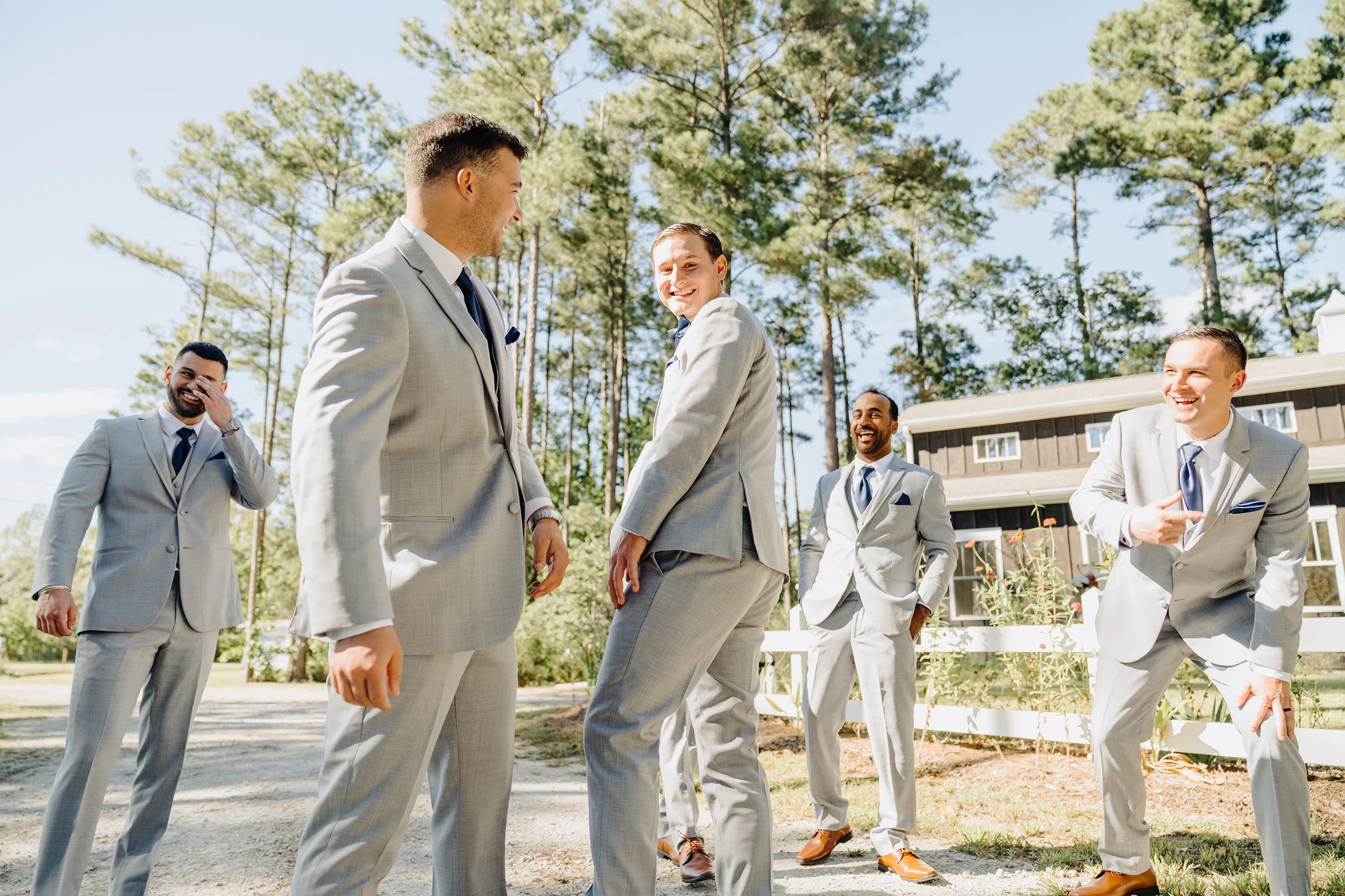 groomsmen-wedding-day-fun.jpg