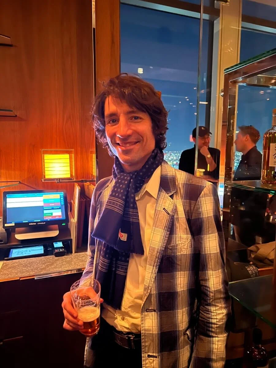  I always enjoy meeting DN member Gaspard Dessy, because of his brilliant (in every sense of the word) dress sense, and his stimulating ideas on business. He is sadly off to Singapore soon but will be replaced by Stanislav Beloussov. 