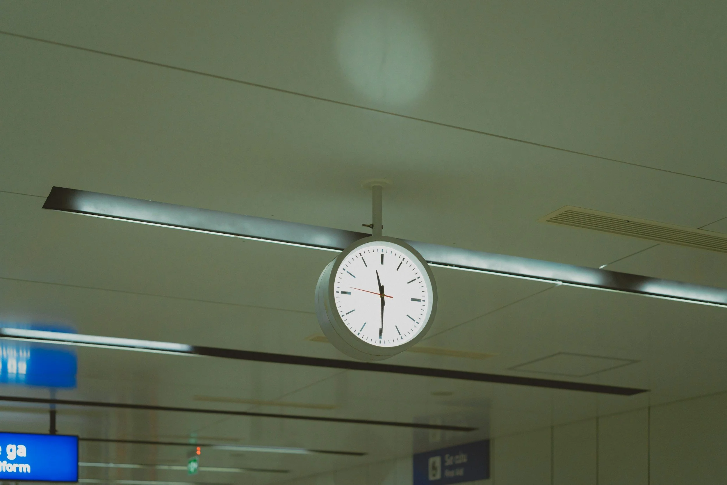 Tokyo station clock symbolizing precision, timing, and business rhythm for Delphi Network event schedule