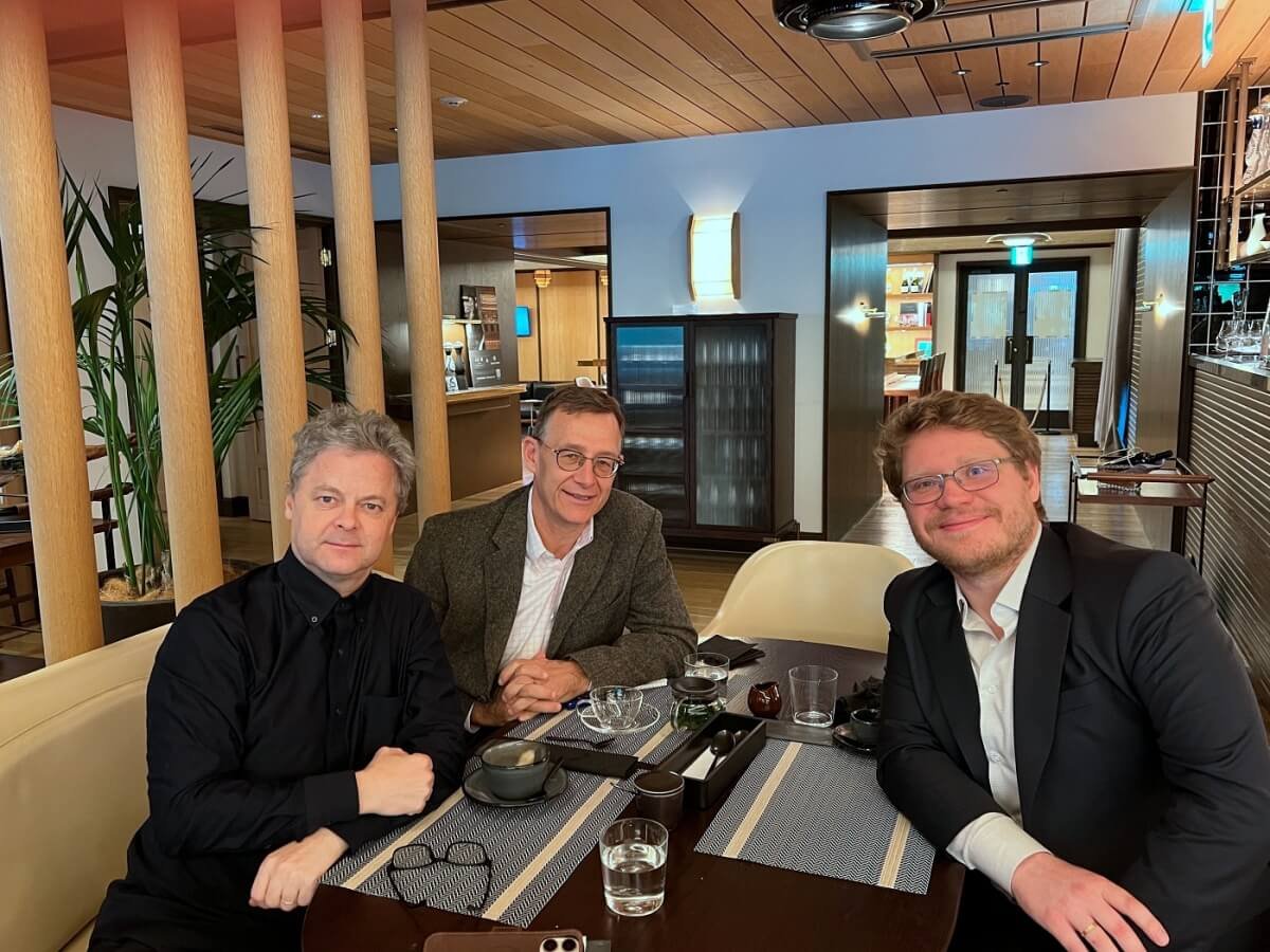  Richard Johns of Vega, me and Stan Beloussov of Port Cities planning world domination over lunch at the re-opened Stellar Works. 